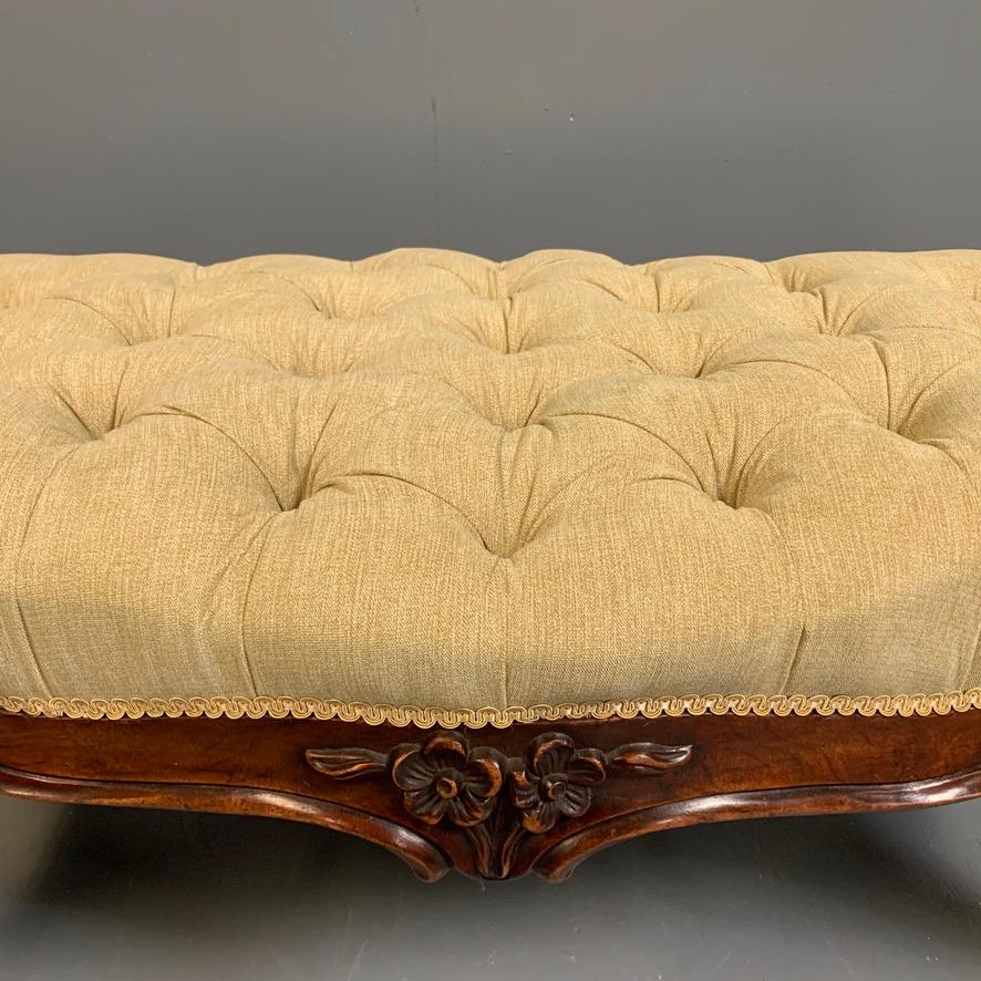 Mid-19th Century Irish Walnut Button Footstool by Strahan of Dublin For Sale 2