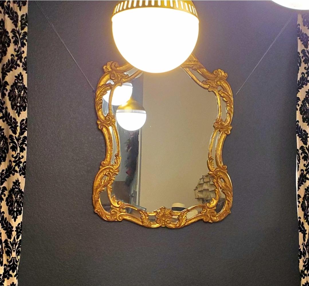 Verre Miroir de style baroque italien du milieu du 19e siècle en bois doré sculpté à l'or fin en vente