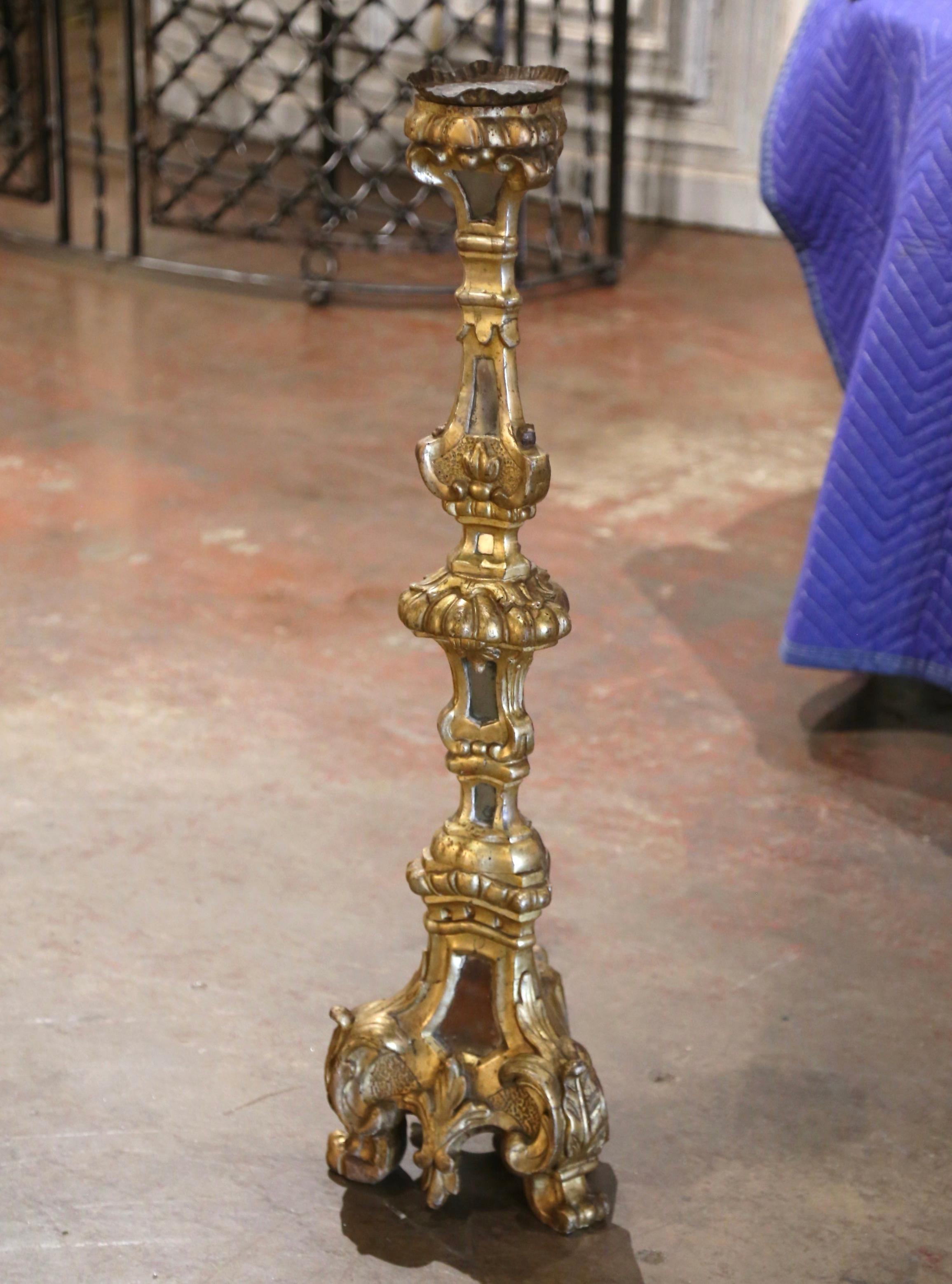 Mitte des 19. Jahrhunderts Italienischer geschnitzter Giltwood-Kerzenleuchter mit verspiegelten Einsätzen im Zustand „Hervorragend“ im Angebot in Dallas, TX