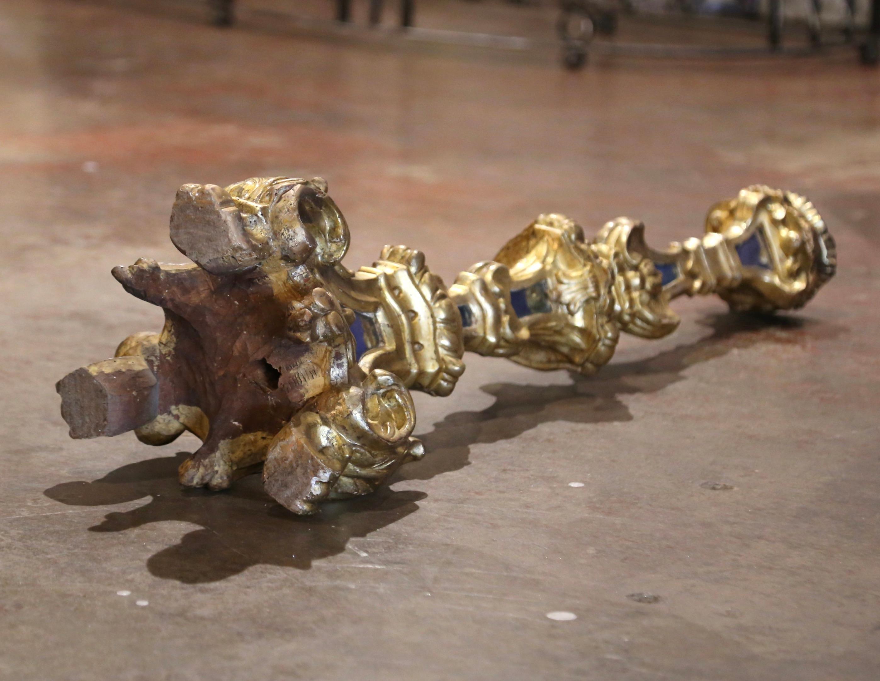Mitte des 19. Jahrhunderts Italienischer geschnitzter Giltwood-Kerzenleuchter mit verspiegelten Einsätzen im Angebot 2