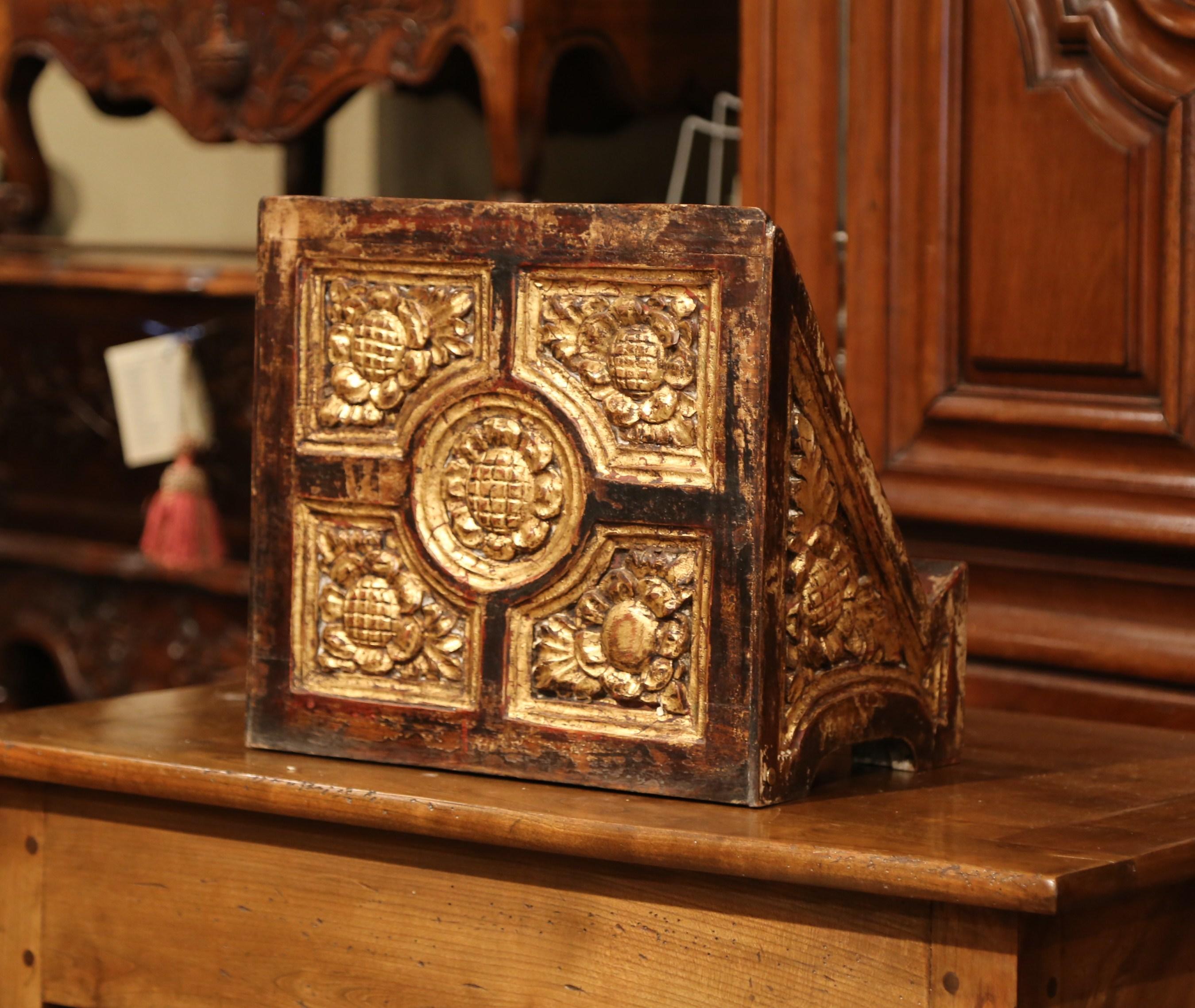 Mid-19th Century Italian Carved Giltwood Holy Bible Book Stand Holder In Excellent Condition In Dallas, TX