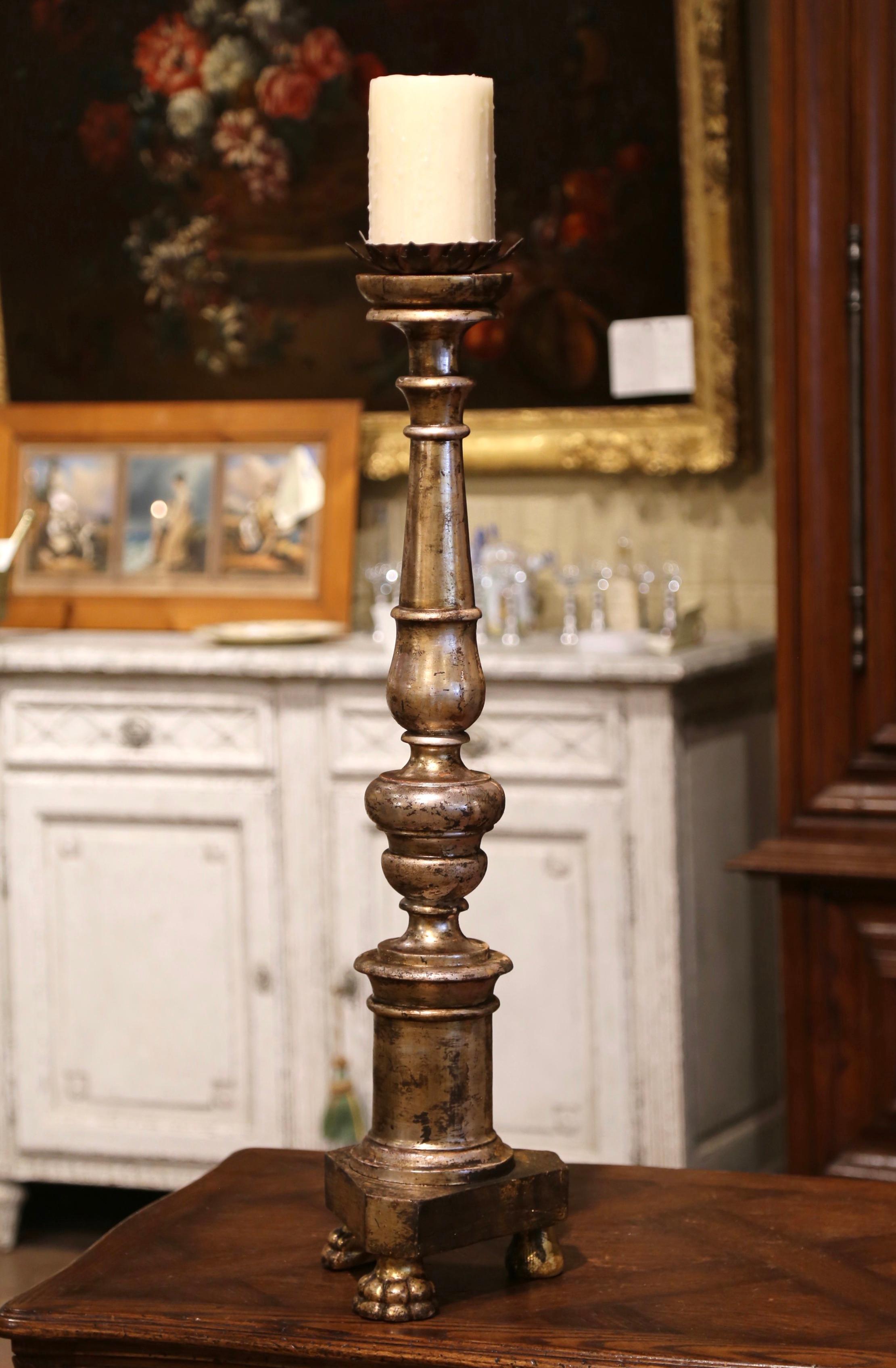 Porte-bougies italien sculpté en argent et doré du milieu du XIXe siècle en vente 3
