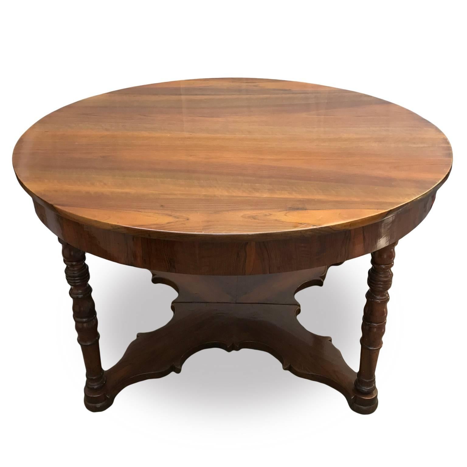 Mid-19th Century Italian Extending Oval Walnut Dining Table Louis Philippe In Good Condition In Milan, IT