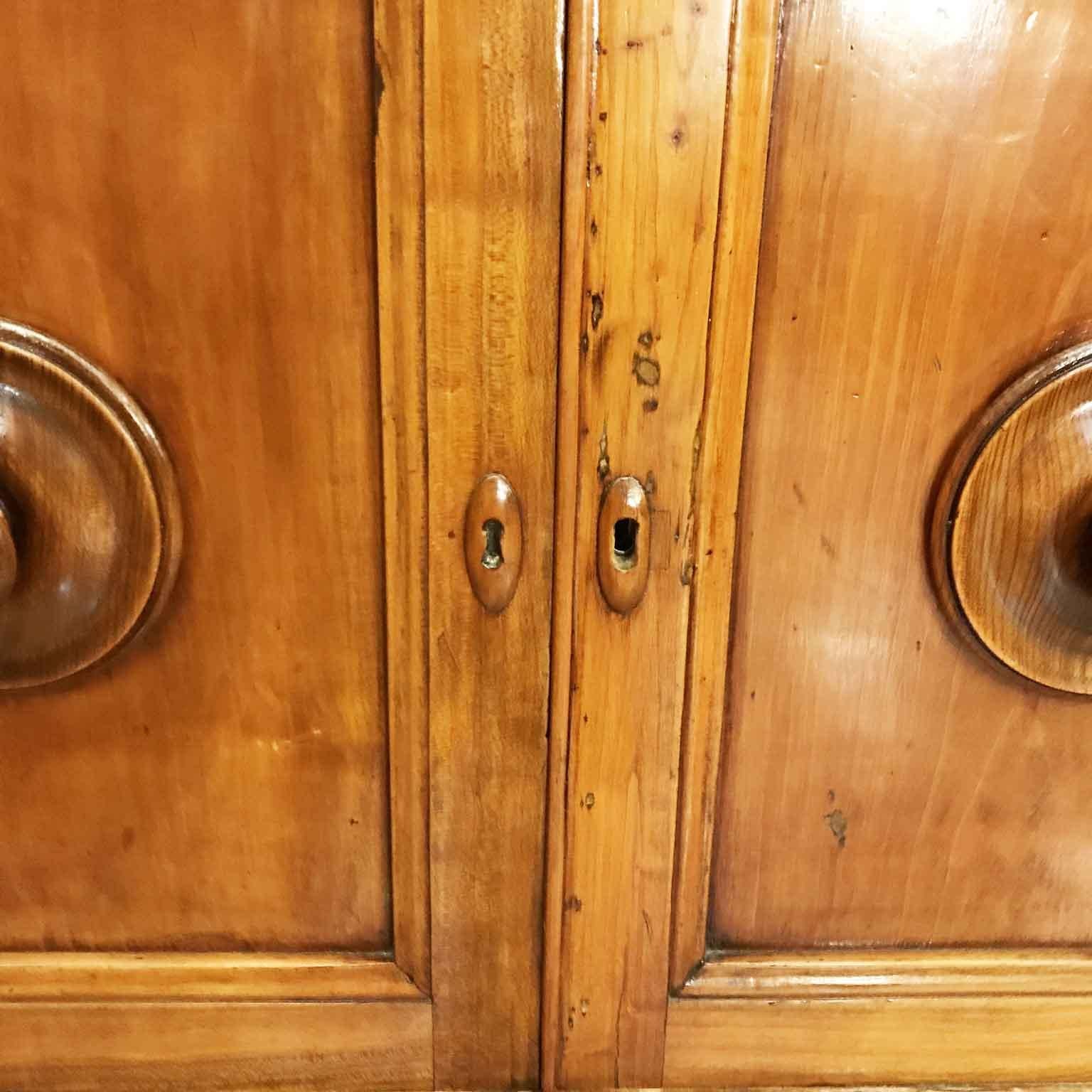 Mid-19th Century Italian Four Door Bookcase Two-Part Cherry Sideboard In Good Condition In Milan, IT