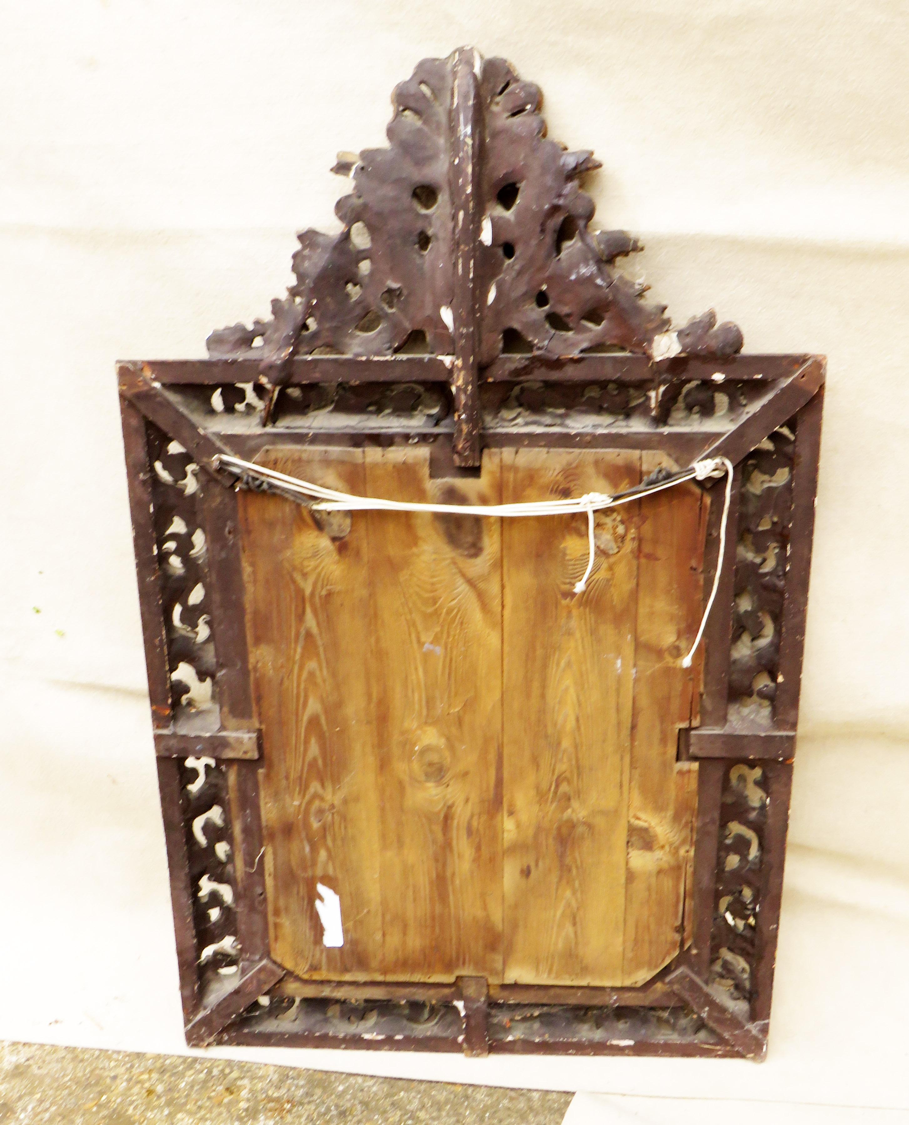 Mid-19th Century Italian Giltwood and Gesso Wall Mirror In Good Condition In Bedfordshire, GB