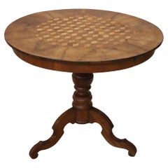 Mid 19th Century Italian Louis Philippe Antique Round Table in Inlaid Walnut