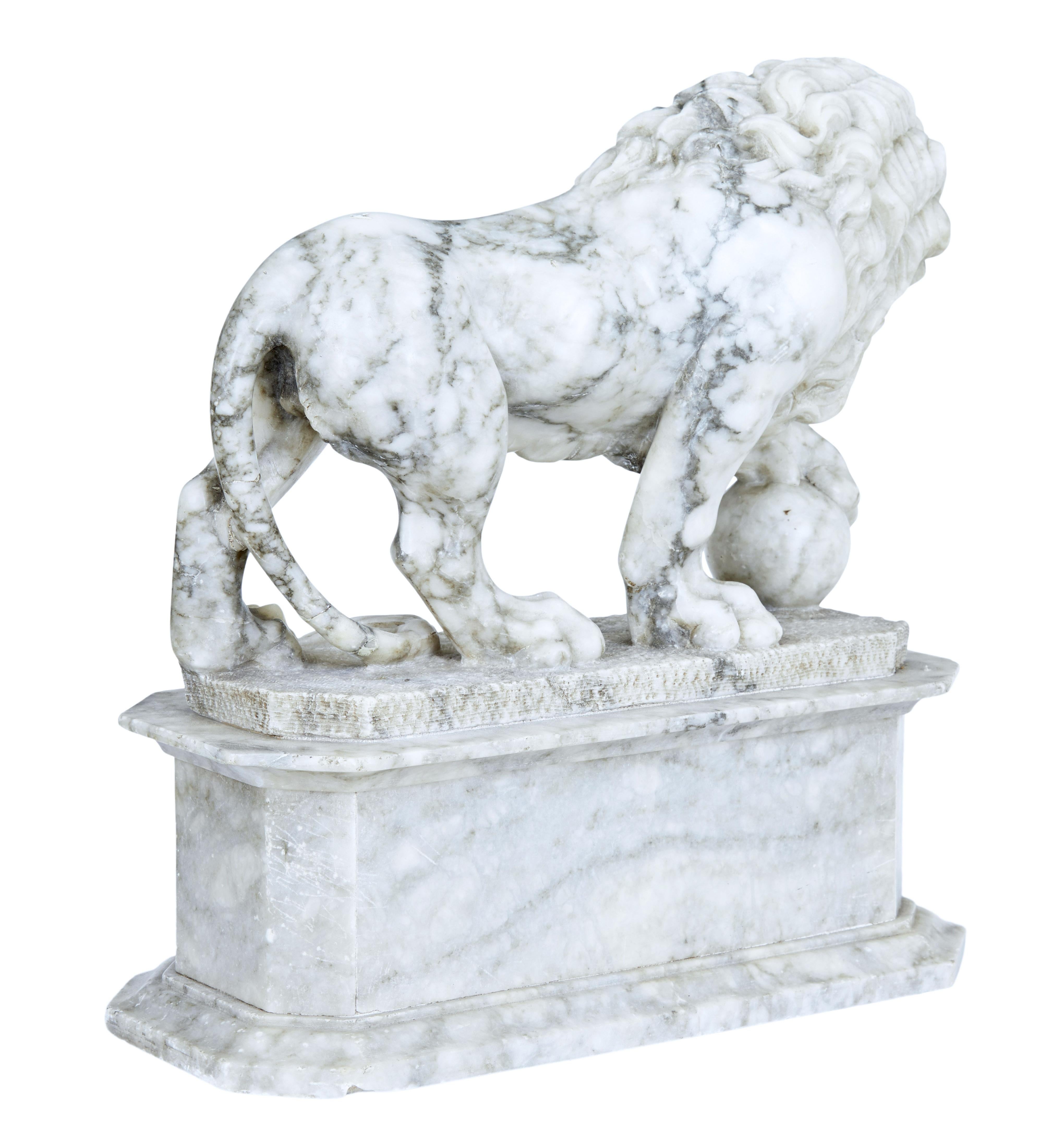 Mid-19th Century Italian Marble Statue of a Lion In Good Condition In Debenham, Suffolk