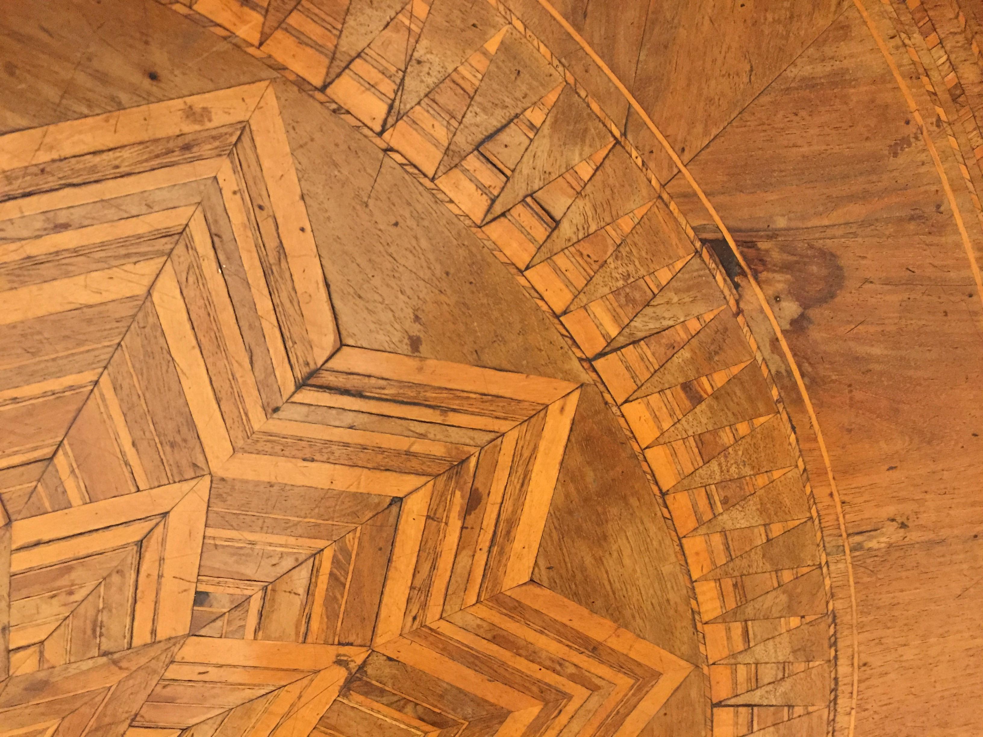 Mid-19th Century Italian Marquetry Circular Centre Table from Rolo 7