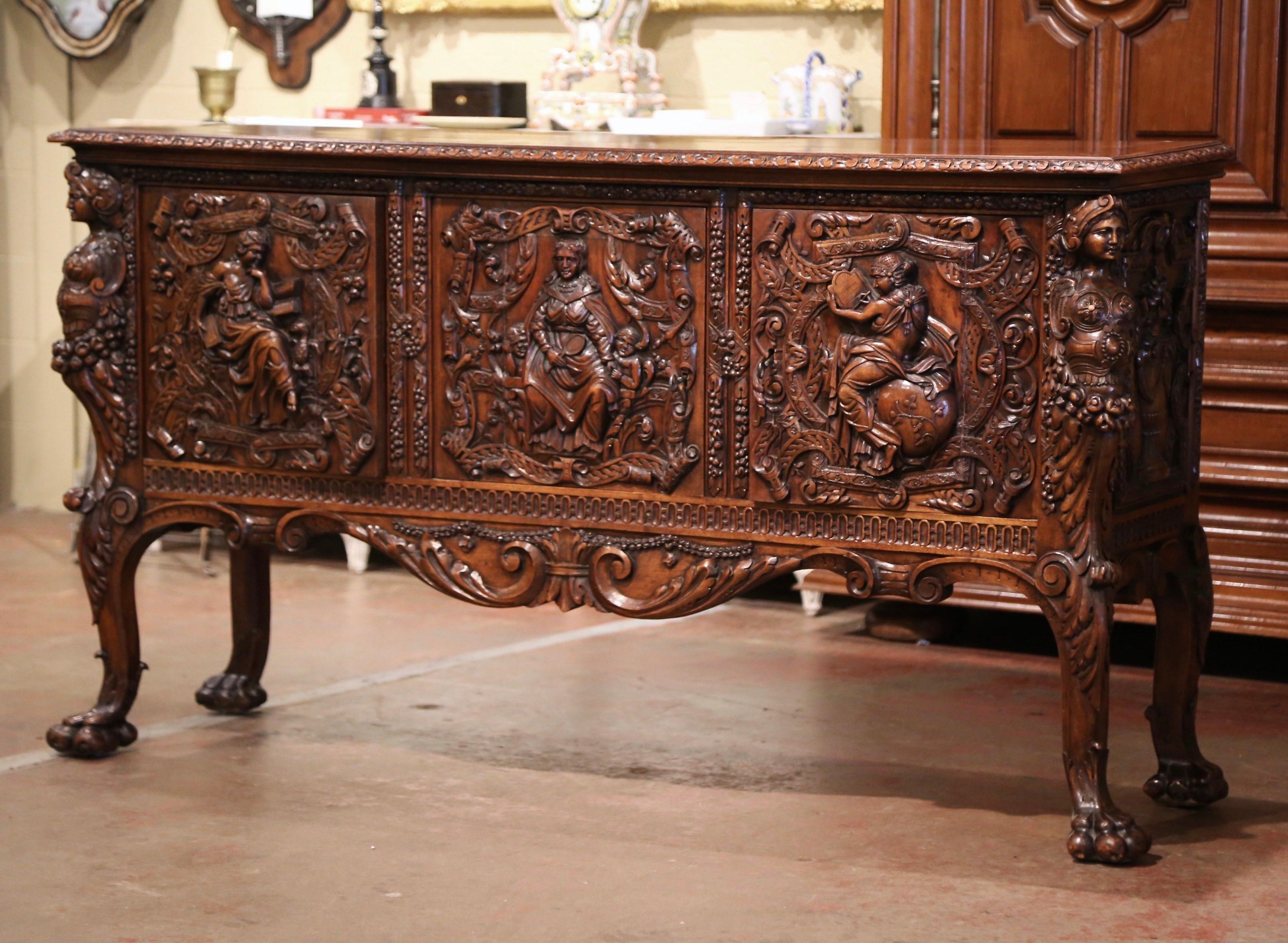 Mid-19th Century Italian Renaissance Hand Carved Walnut Credenza Cabinet For Sale 1