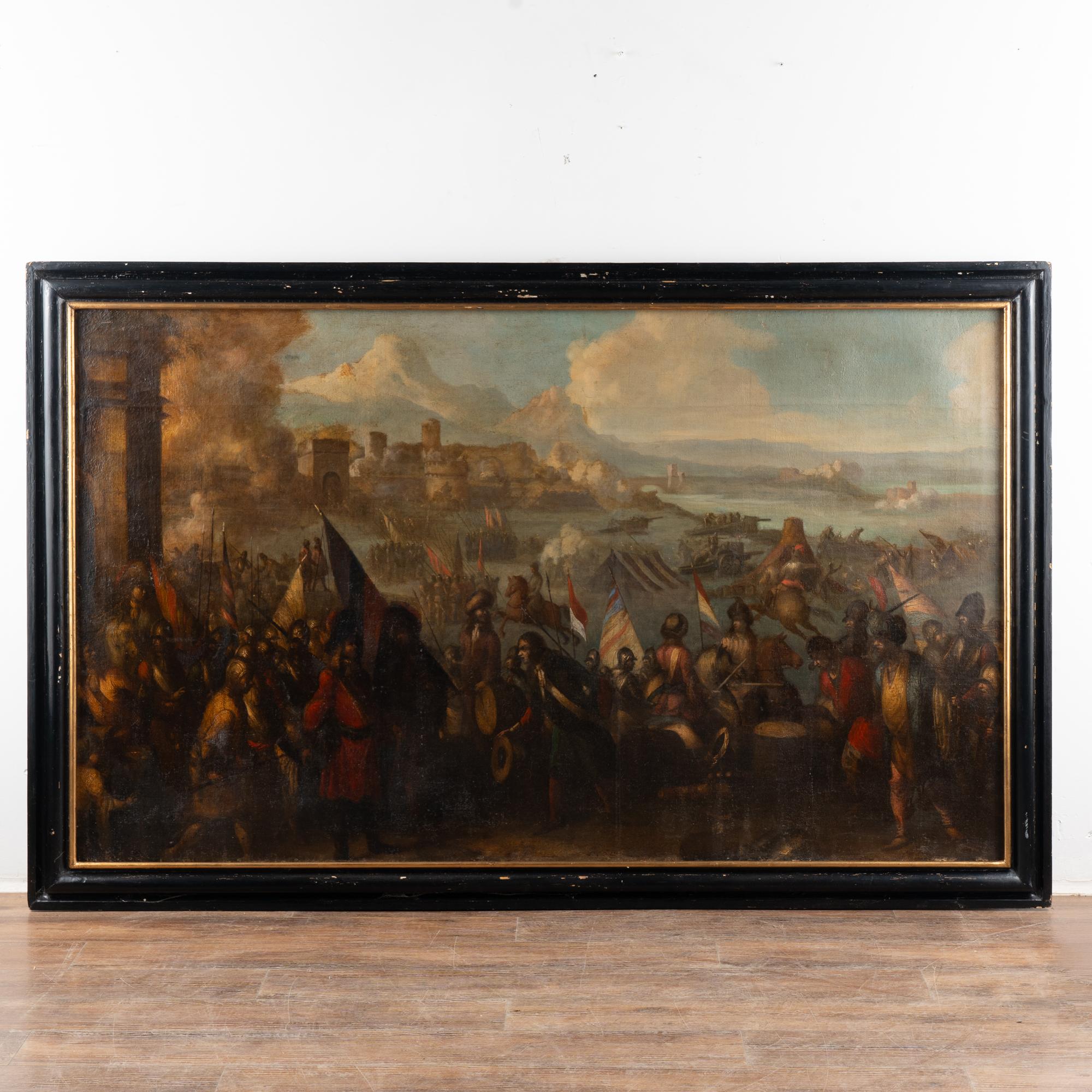Grande peinture originale à l'huile sur toile représentant une scène de bataille avec un commandant vaincu qui se rend. Non signée.
Attribué à Jacques Courtois (né à Saint-Hippolyte en 1621, mort à Rome en 1676).
Soldats, chevaux, canons, drapeaux