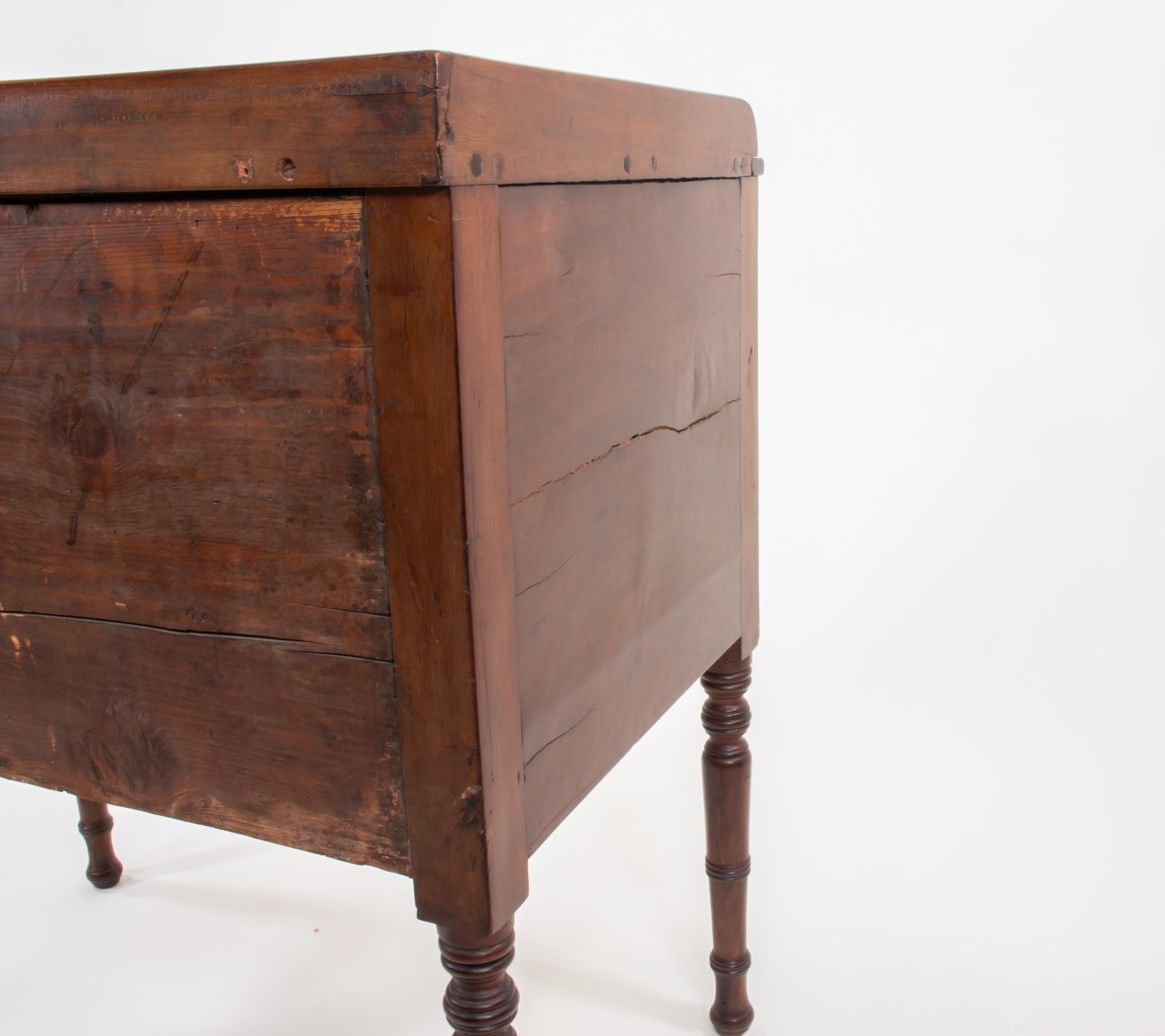 Armadio da camera in mogano fiammato della tarda Reggenza della metà del XIX secolo in vendita 8