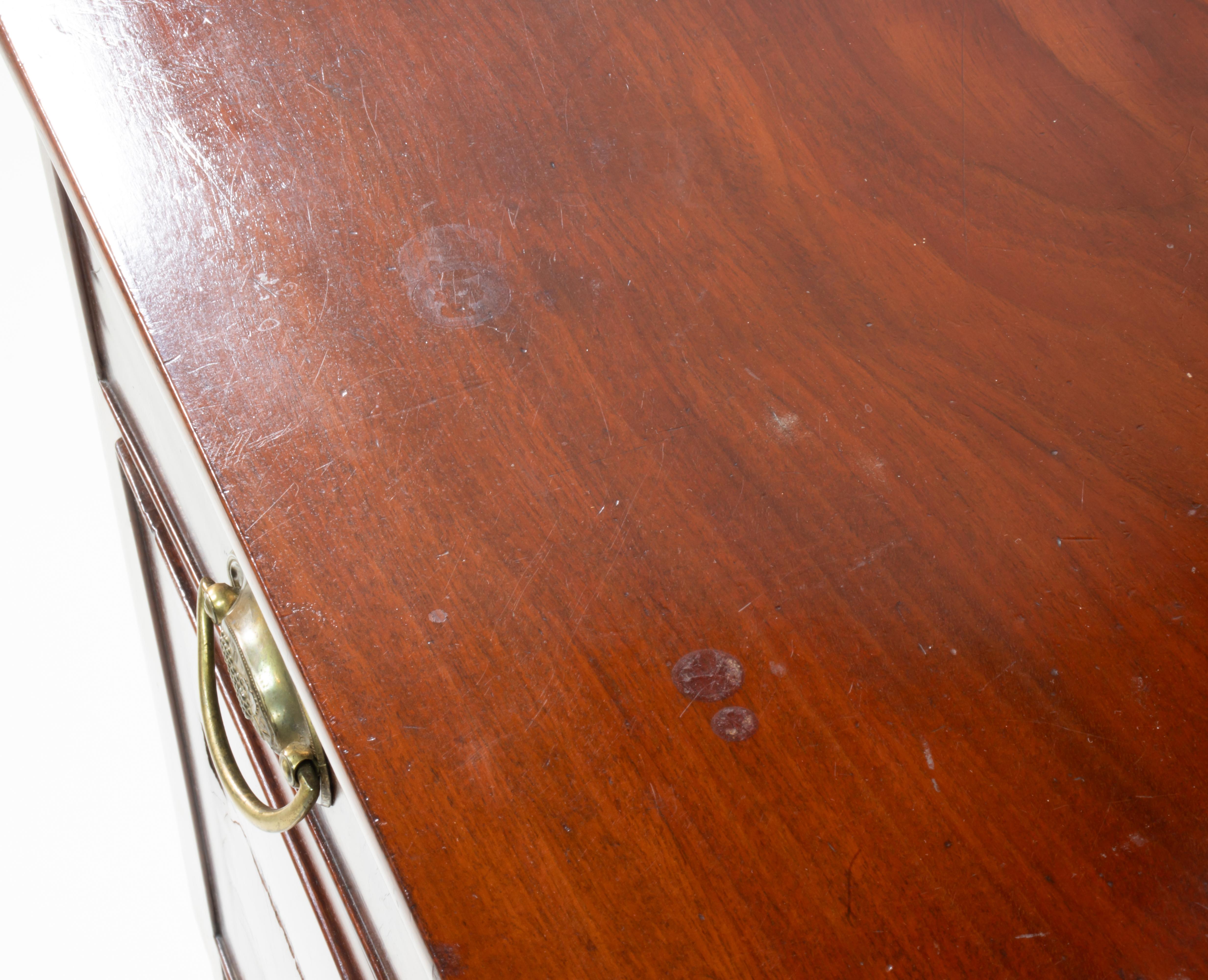 Armadio da camera in mogano fiammato della tarda Reggenza della metà del XIX secolo in vendita 11