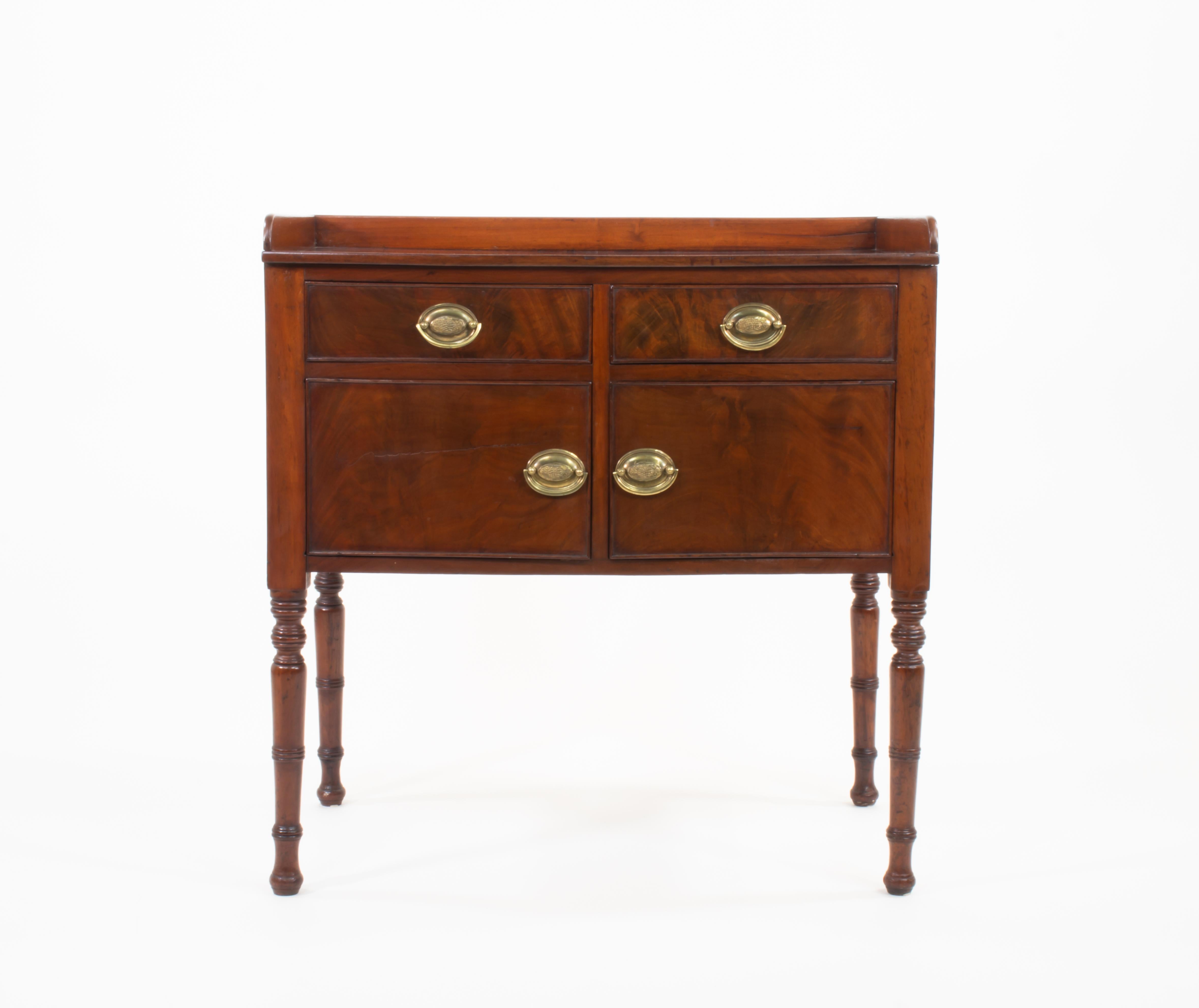 Regency Armadio da camera in mogano fiammato della tarda Reggenza della metà del XIX secolo in vendita