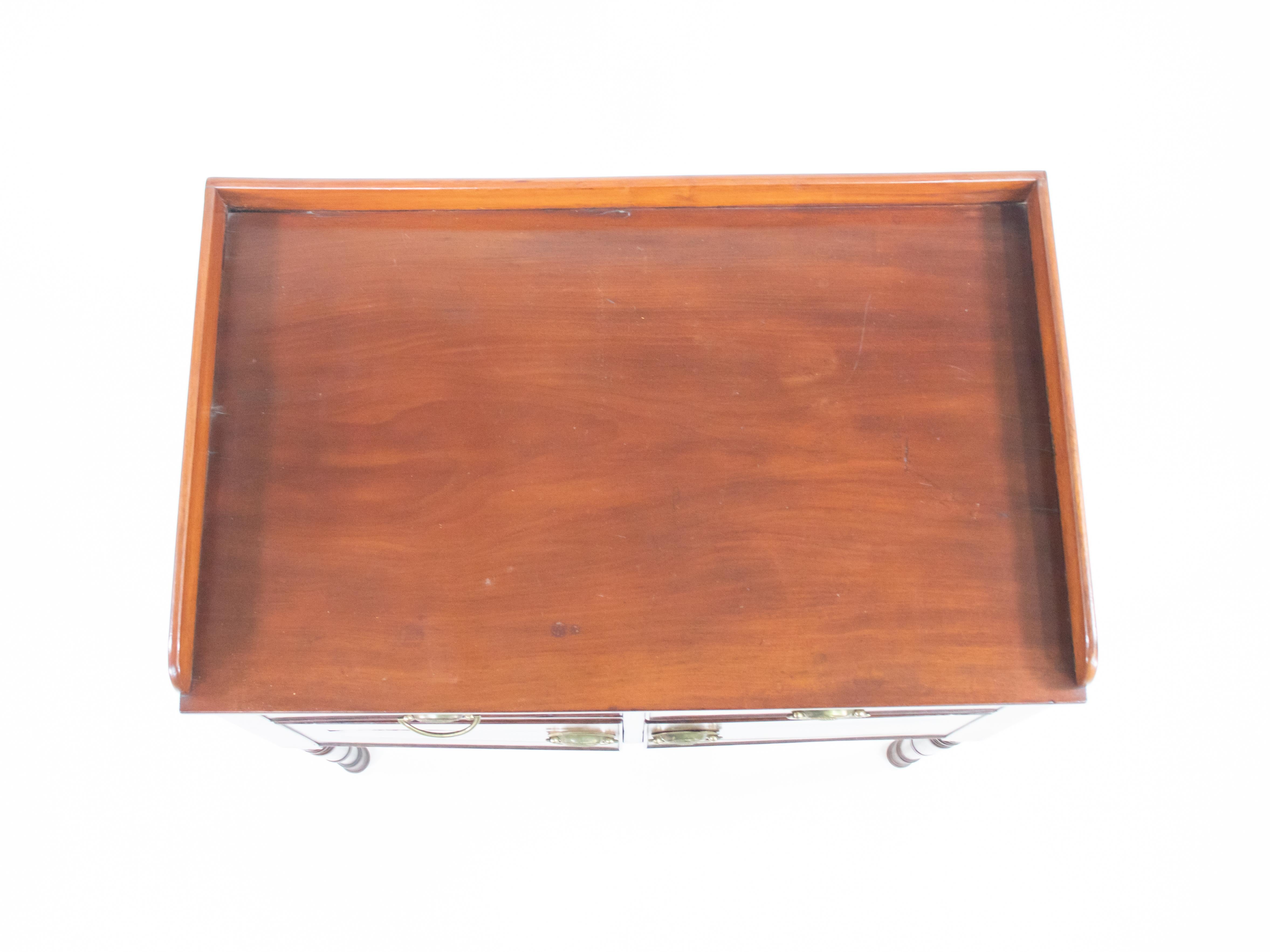 Armadio da camera in mogano fiammato della tarda Reggenza della metà del XIX secolo In condizioni buone in vendita a Chicago, IL