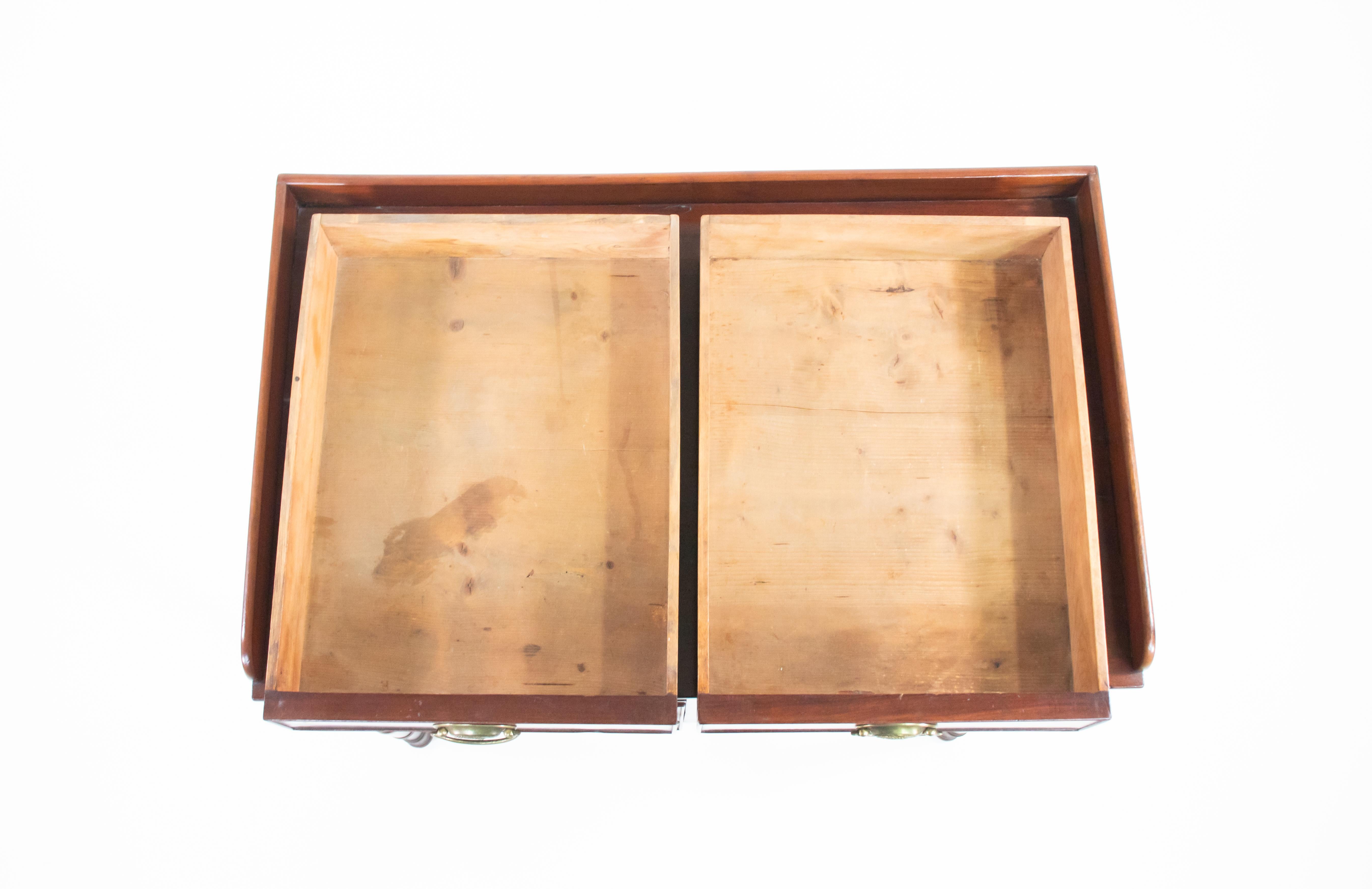 Armadio da camera in mogano fiammato della tarda Reggenza della metà del XIX secolo in vendita 1