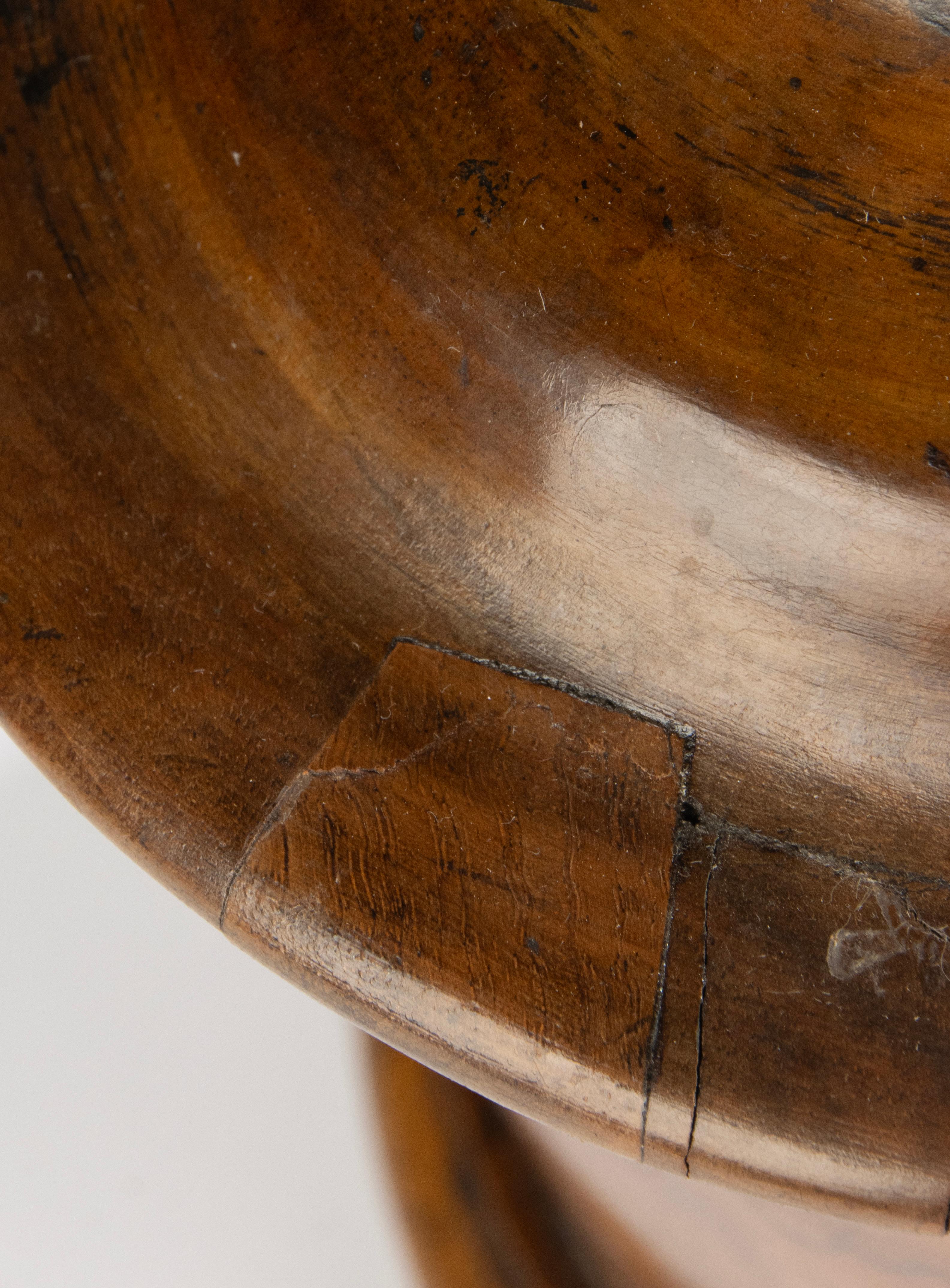 Scatola con coperchio della metà del XIX secolo - Francese - Noce - Patina calda in vendita 6