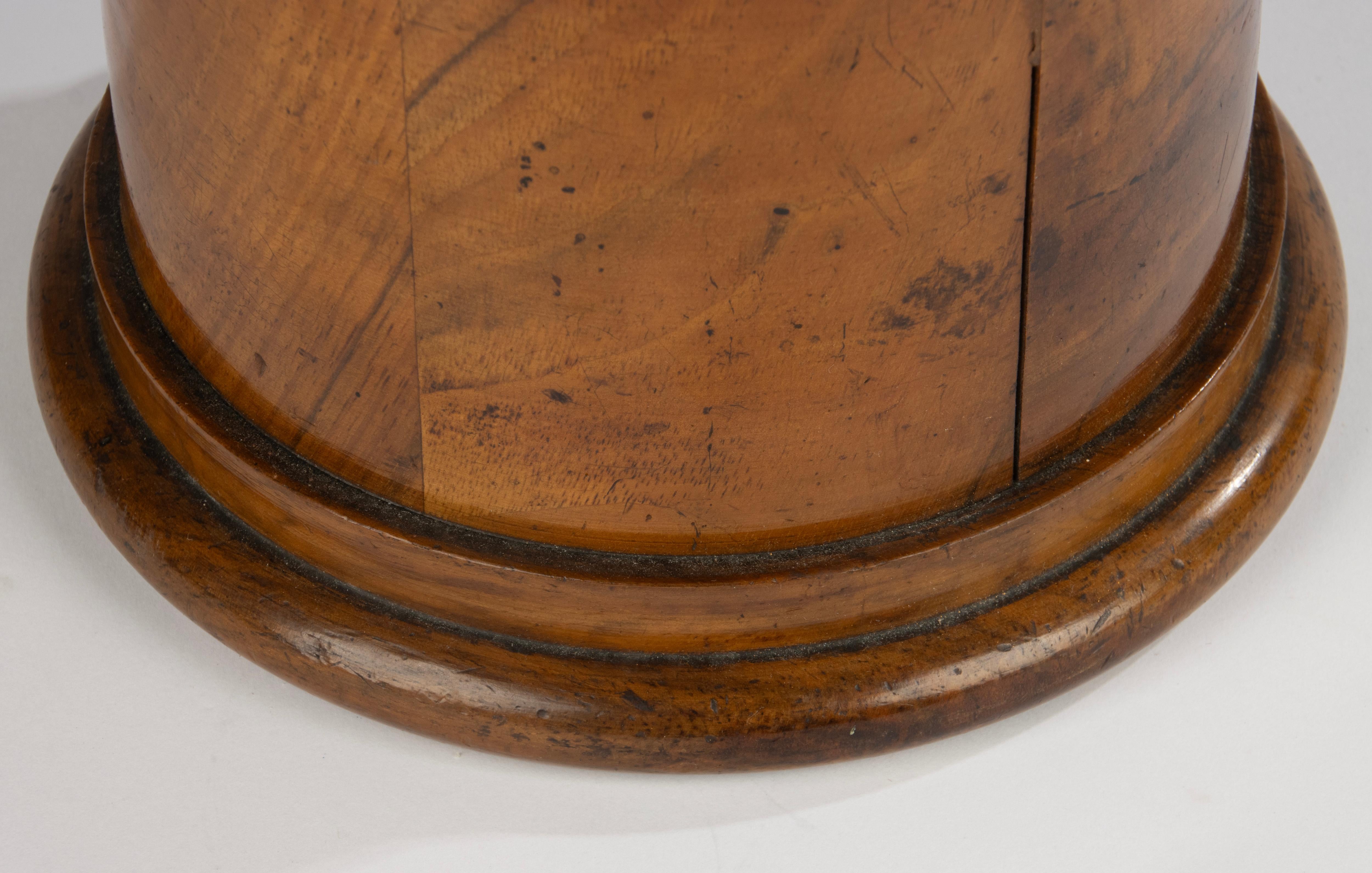 Scatola con coperchio della metà del XIX secolo - Francese - Noce - Patina calda in vendita 11