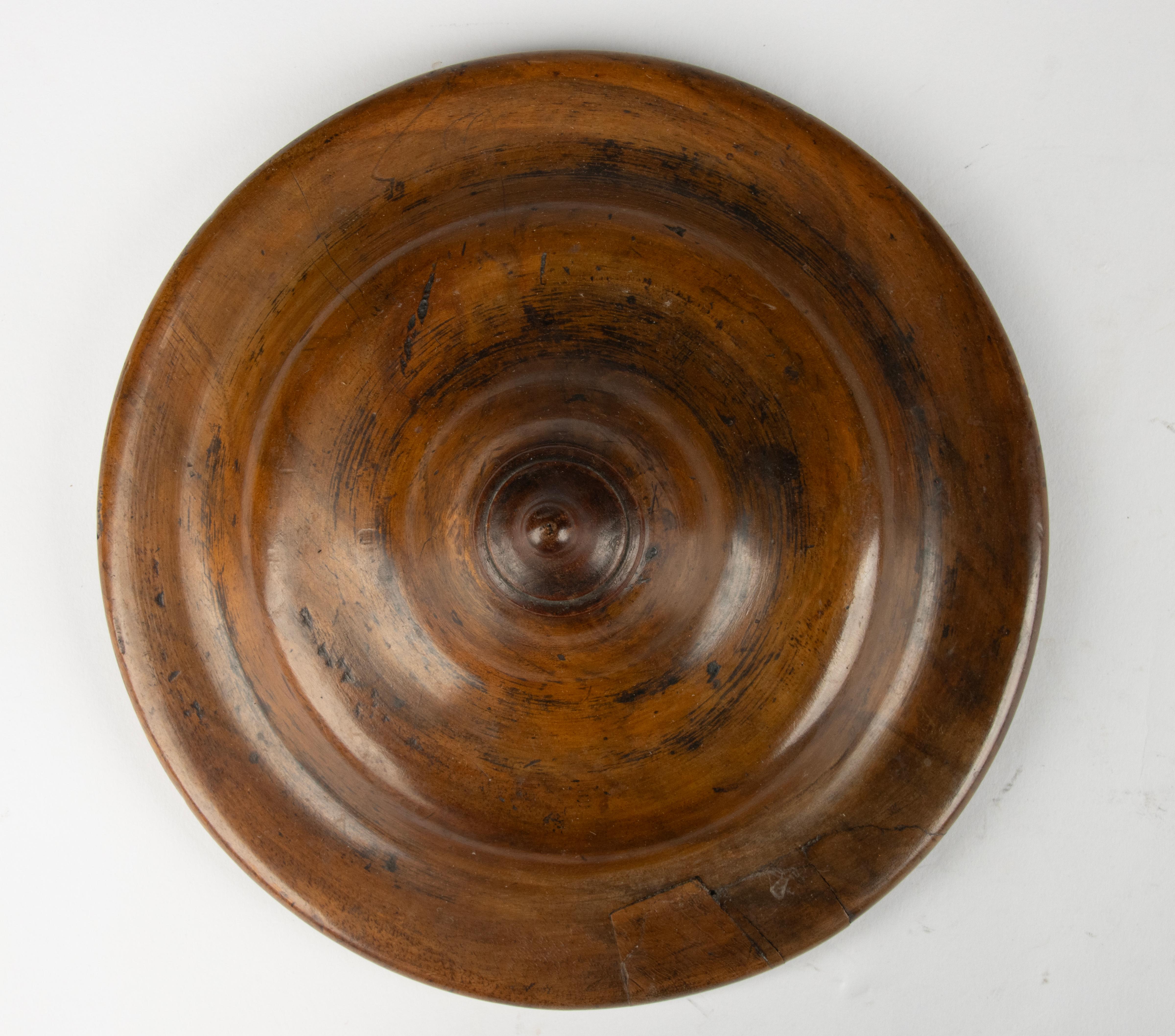 Scatola con coperchio della metà del XIX secolo - Francese - Noce - Patina calda in vendita 1