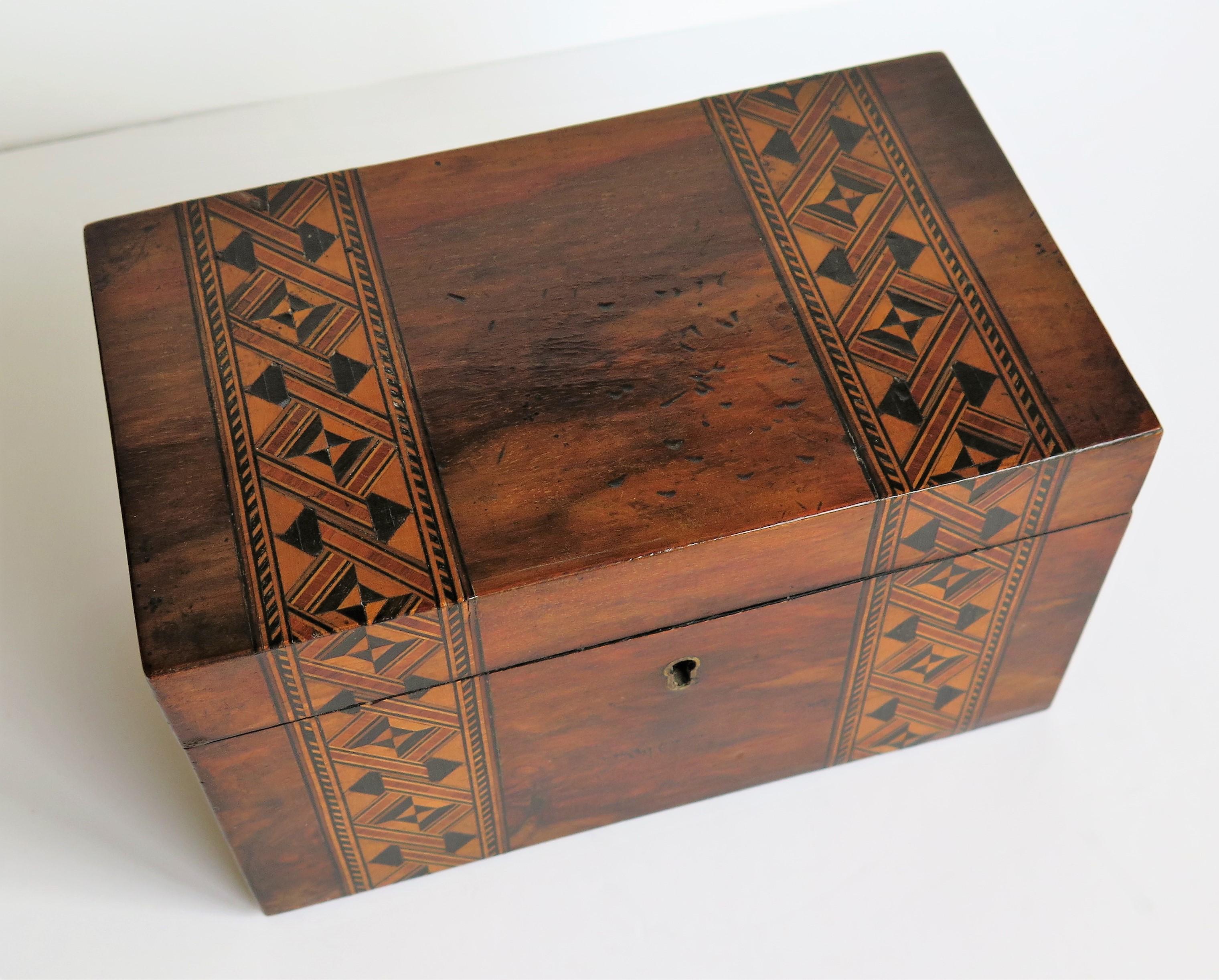 Mid-19th Century Lidded Box Walnut with Parquetry Mosaic Inlay, Mid Victorian 4