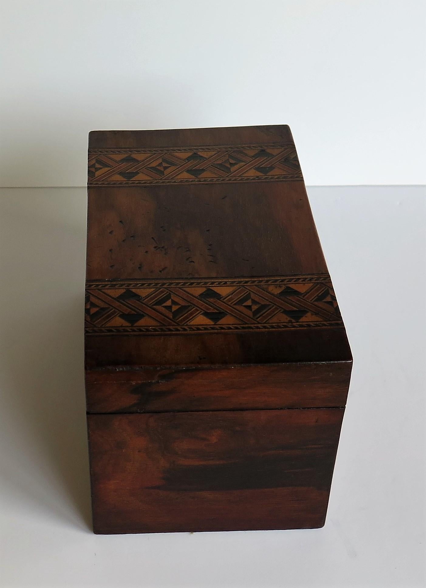 Mid-19th Century Lidded Box Walnut with Parquetry Mosaic Inlay, Mid Victorian In Good Condition In Lincoln, Lincolnshire