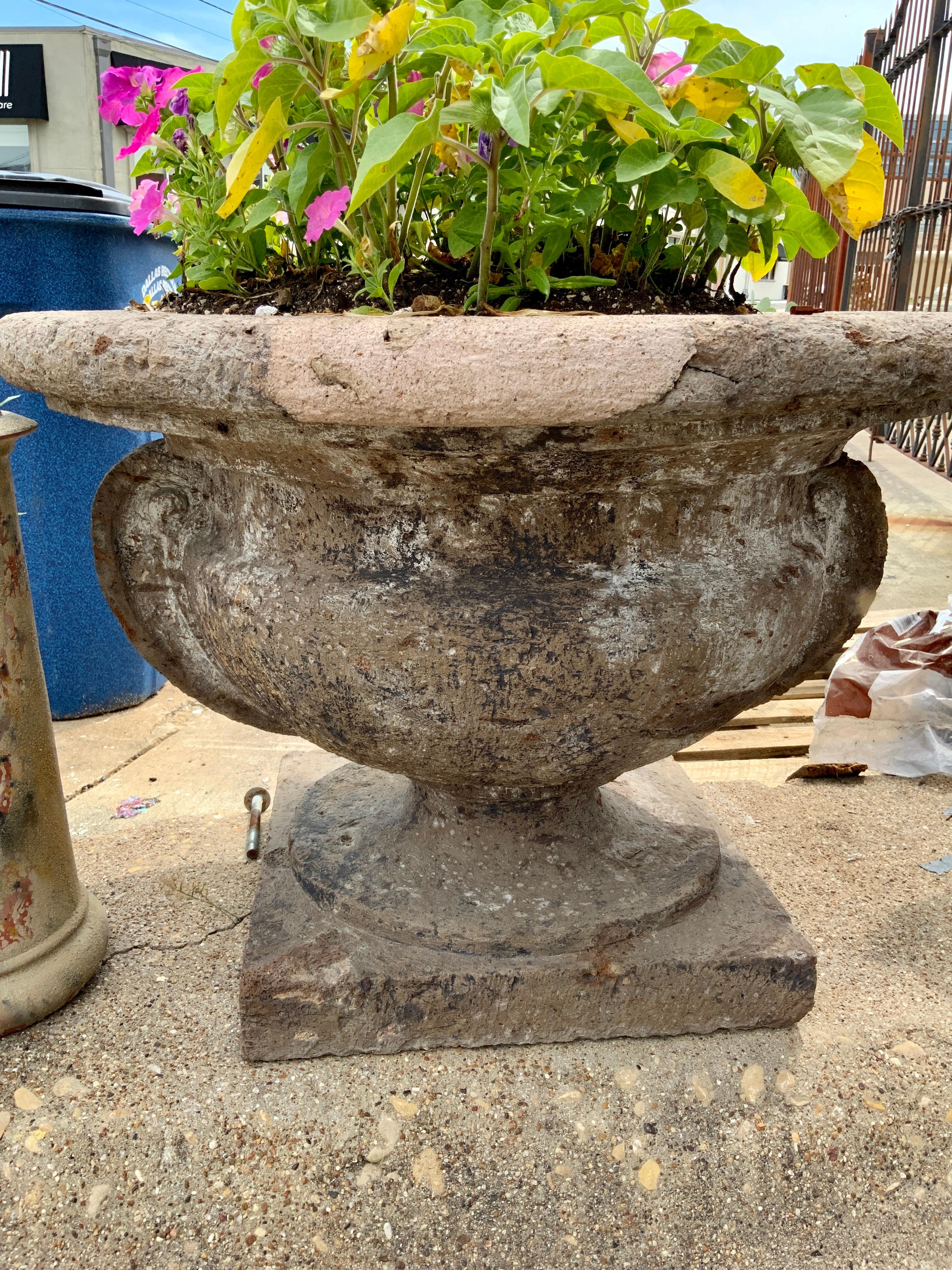Mid-19th Century Limestone Planter from France In Good Condition In Dallas, TX