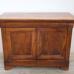 Buffet antico del Mid Century Antiques in noce massiccio