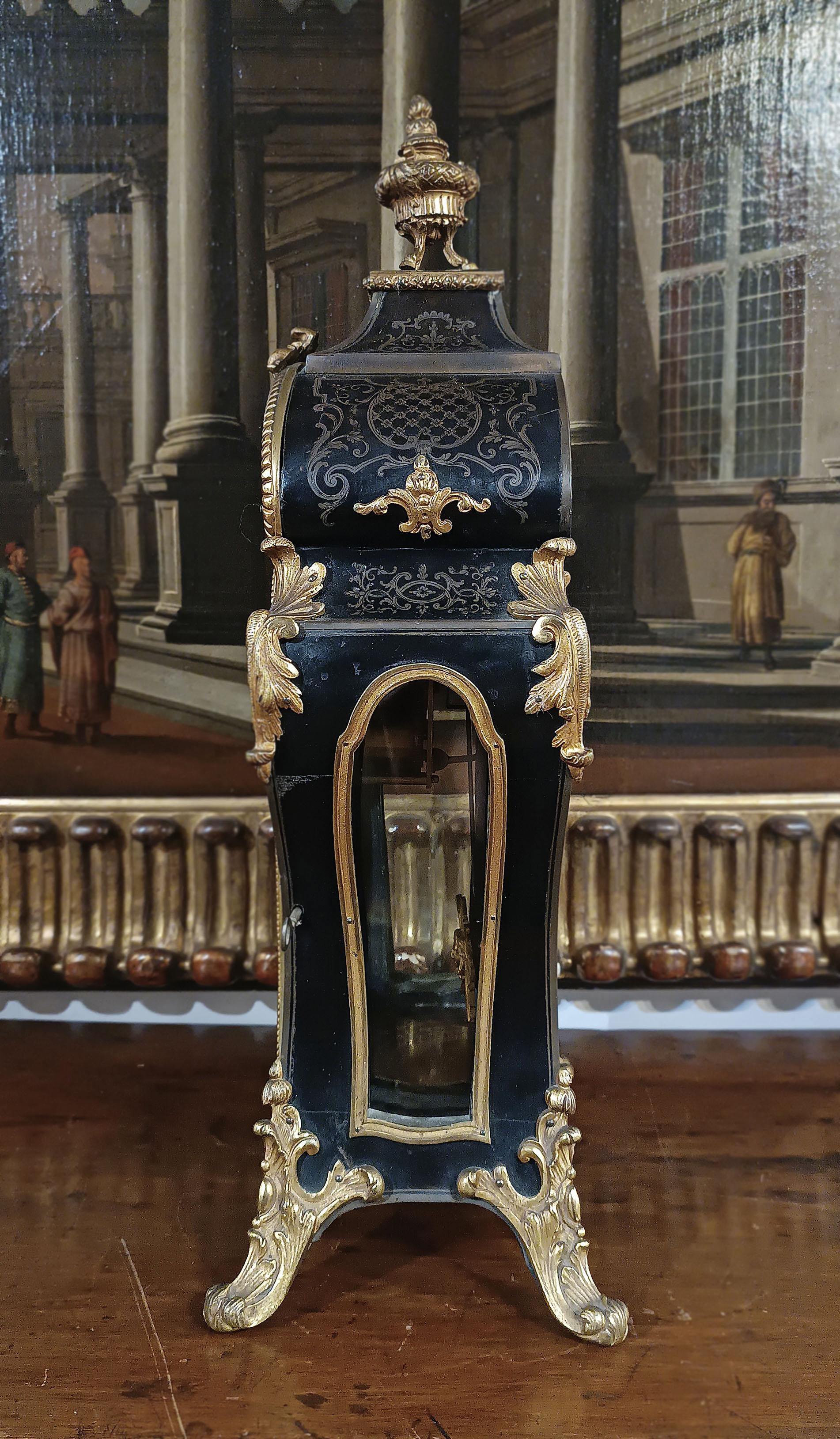 Louis XV MID-19th CENTURY LOUIS XV STYLE CLOCK IN GILT BRONZE AND INLAYS For Sale