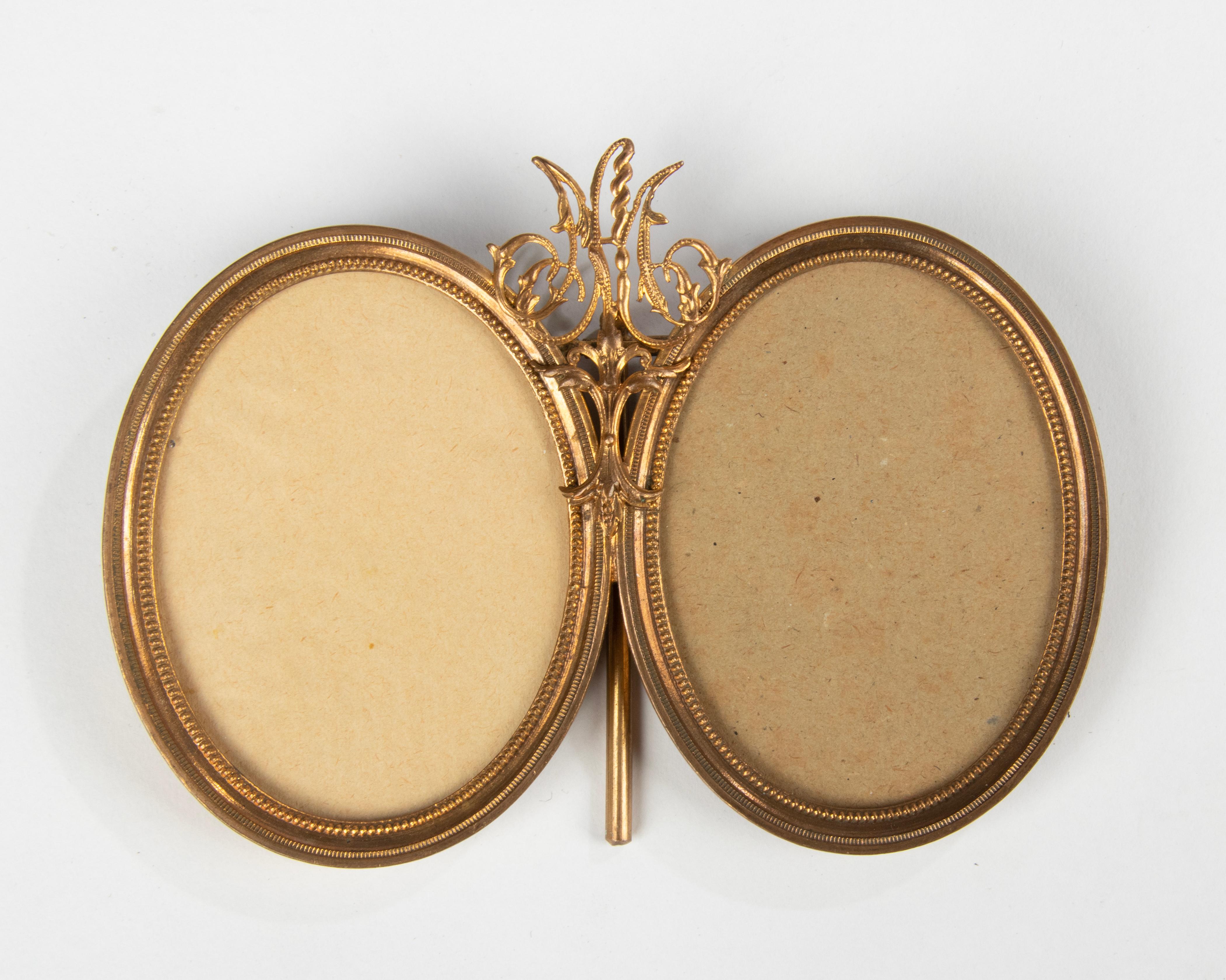 Mid-19th Century Louis XVI Style Ormolu Gilt Bronze Oval Double Picture Frame 11