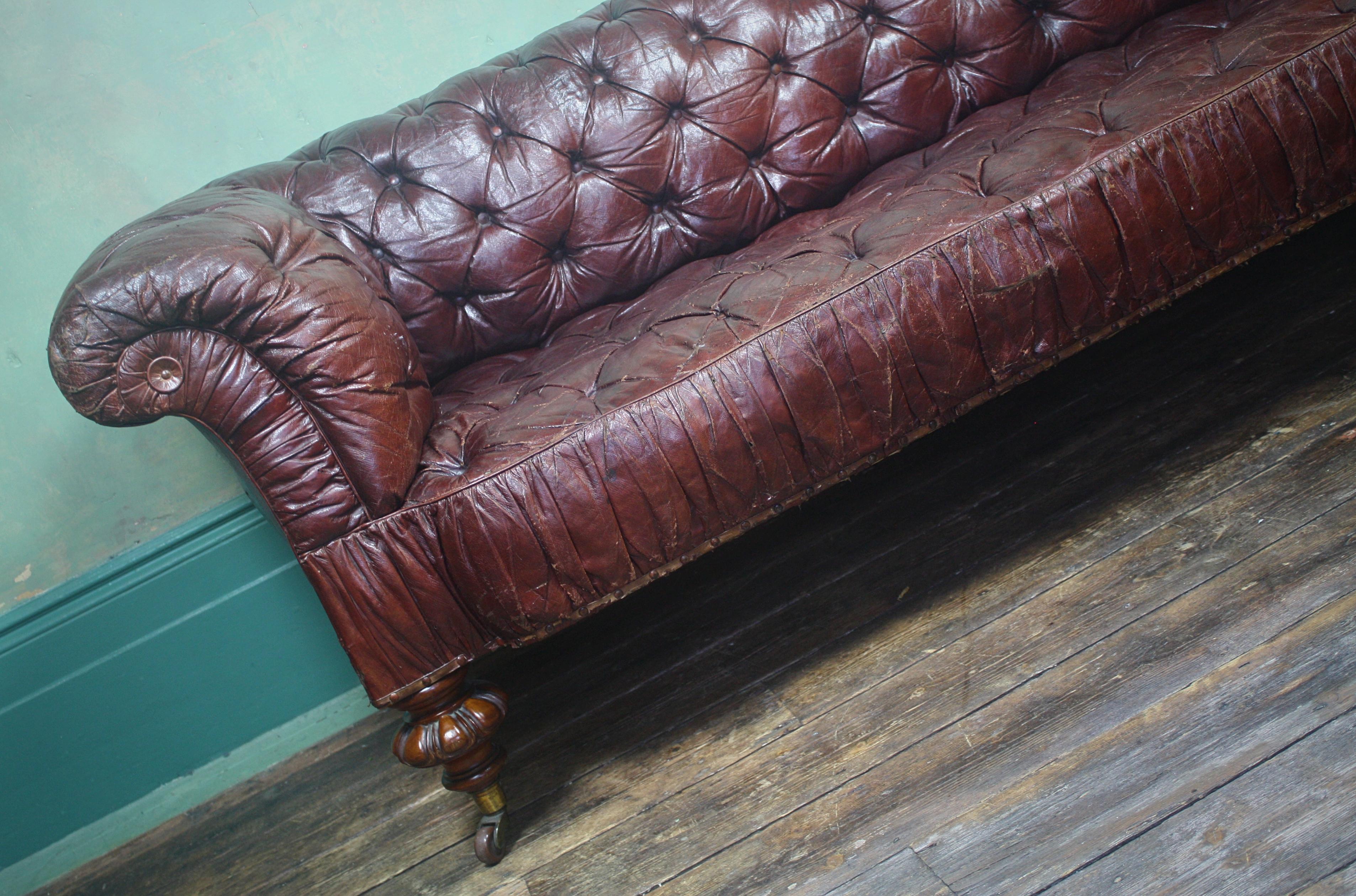 Mid-19th Century Mackenzie & Mitchell of Edinburgh Button Maroon Leather Sofa  5