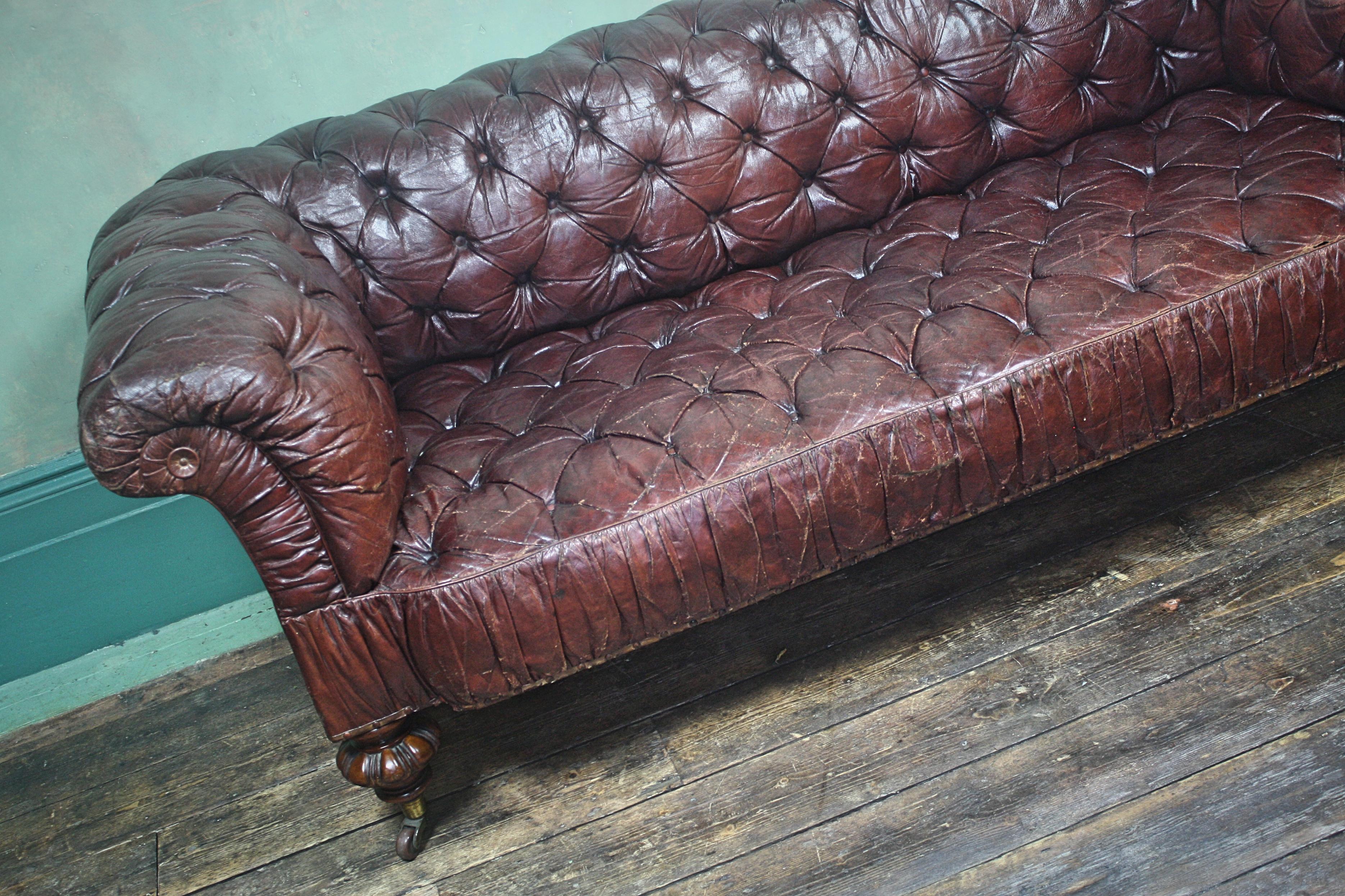 Mid-19th Century Mackenzie & Mitchell of Edinburgh Button Maroon Leather Sofa  6