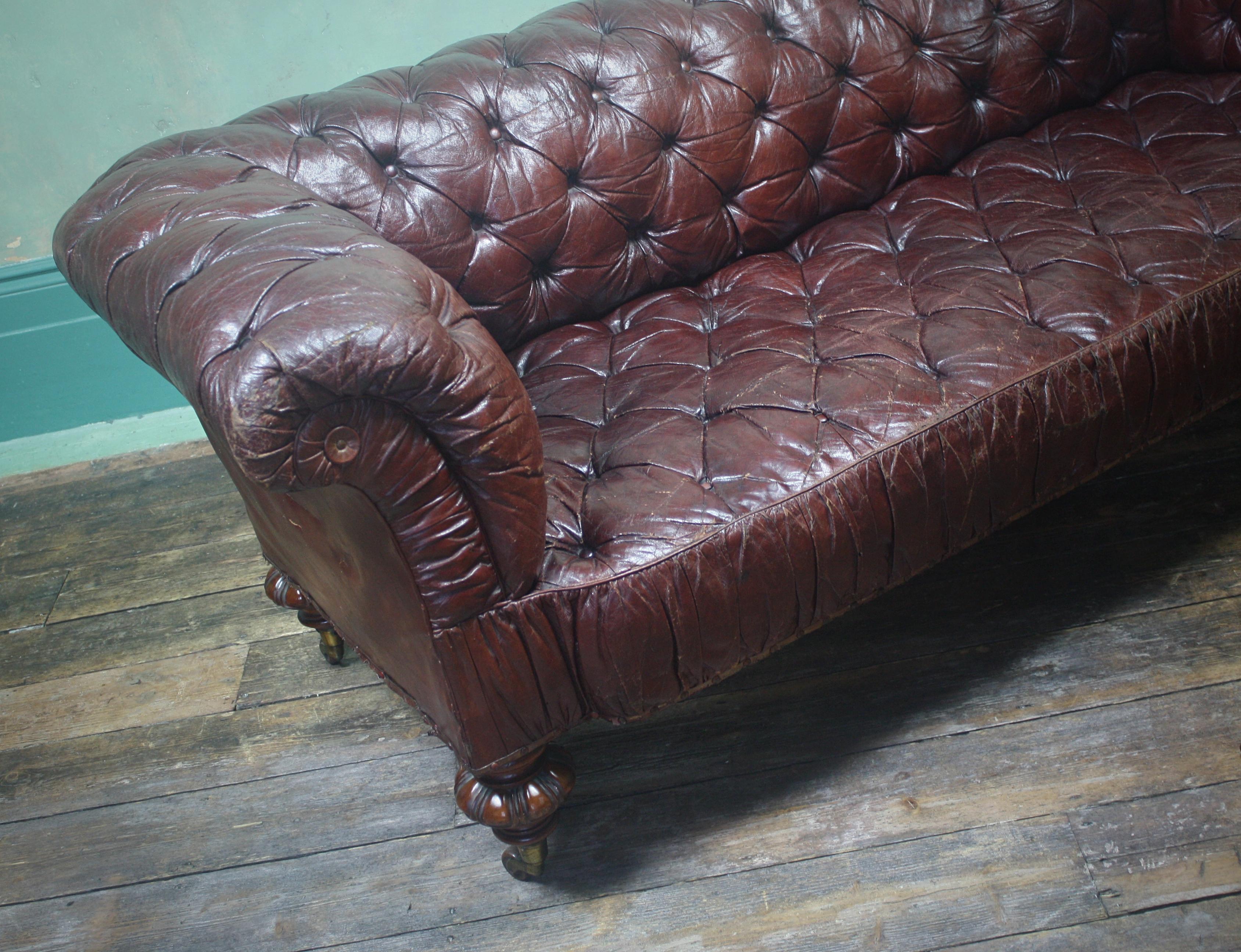 Mid-19th Century Mackenzie & Mitchell of Edinburgh Button Maroon Leather Sofa  7