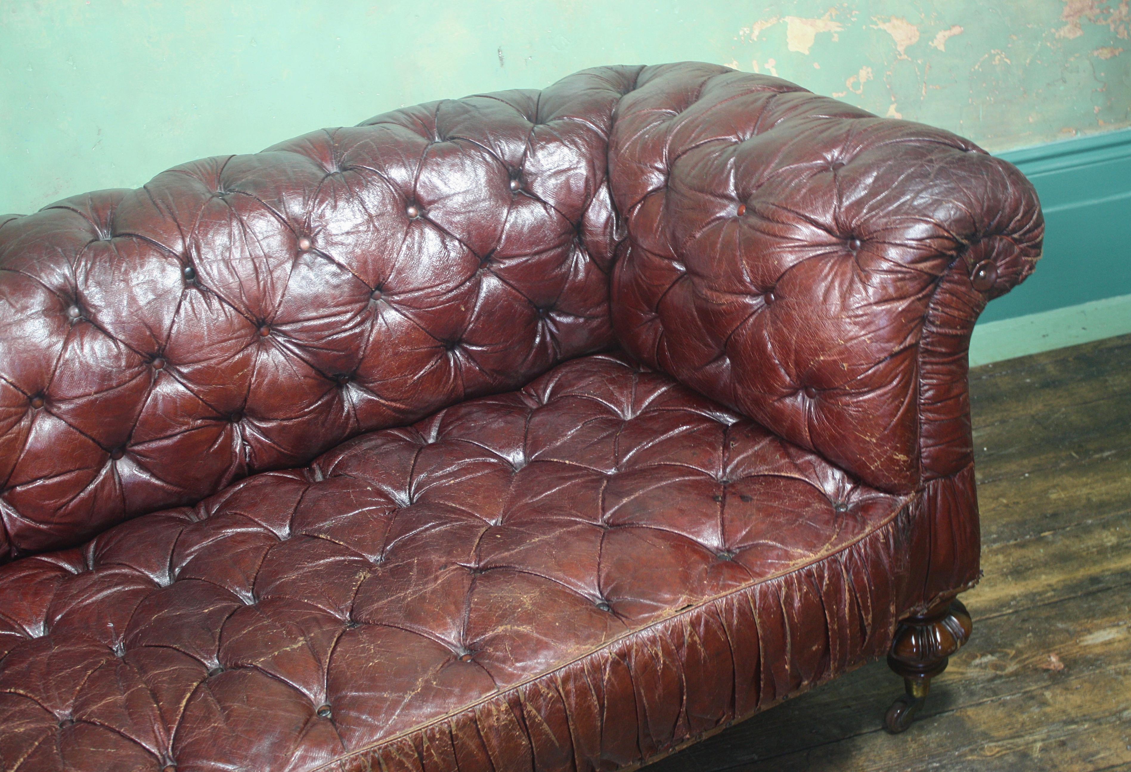 English Mid-19th Century Mackenzie & Mitchell of Edinburgh Button Maroon Leather Sofa 