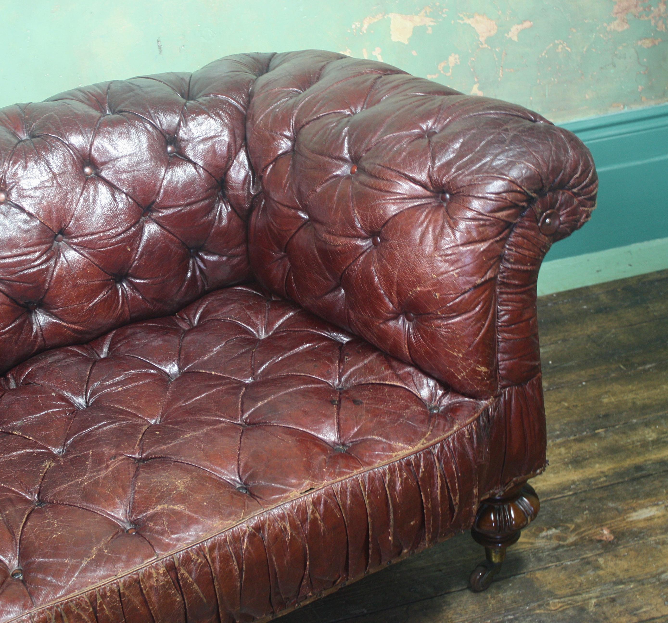 Carved Mid-19th Century Mackenzie & Mitchell of Edinburgh Button Maroon Leather Sofa 