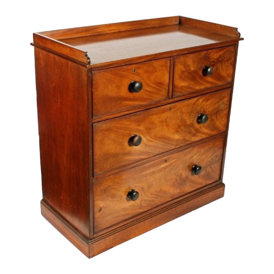 Mid 19th Century Mahogany Chest of Drawers For Sale