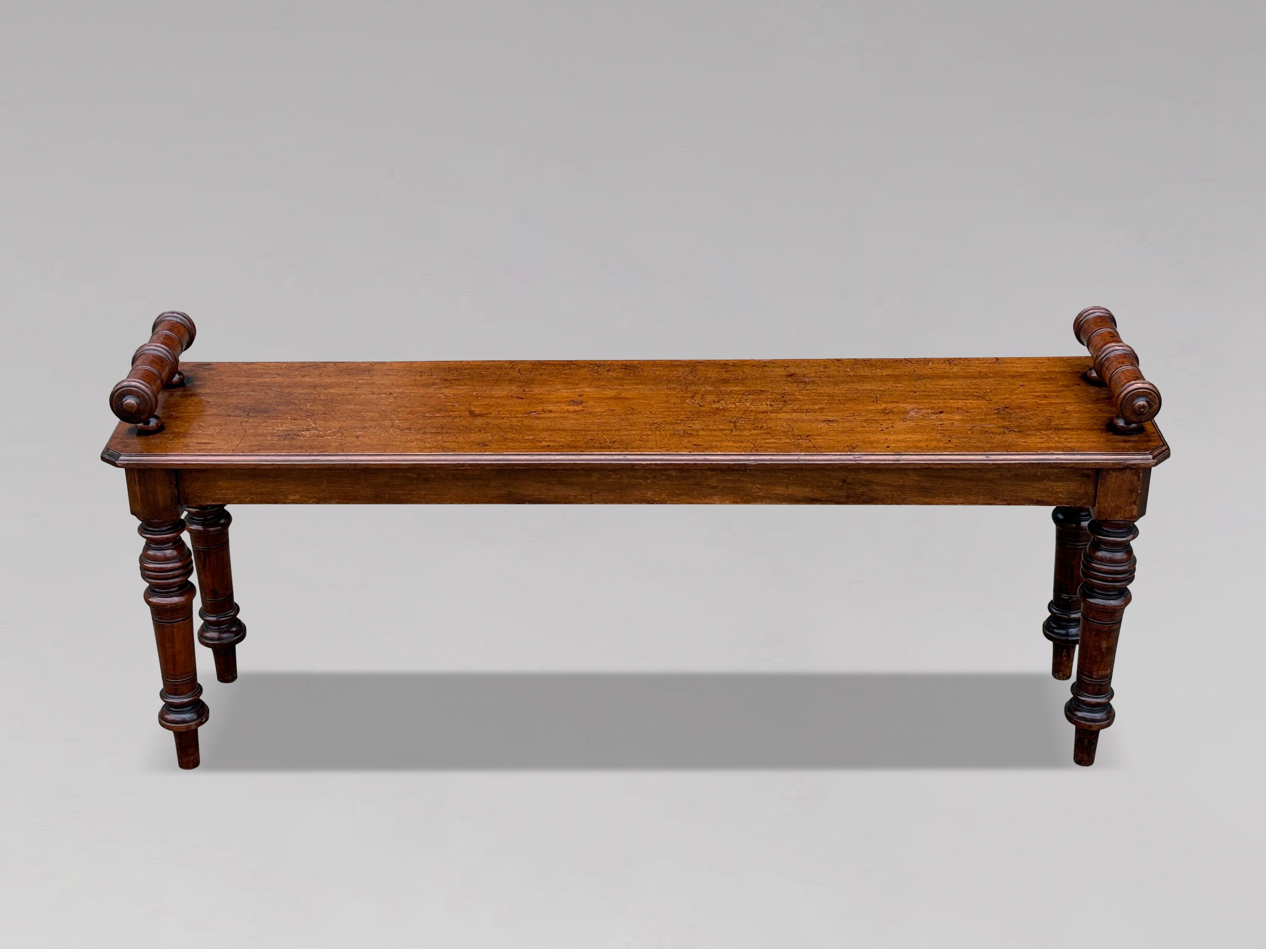 Banco de salón o asiento de ventana de caoba de mediados del siglo XIX Victoriano temprano en venta