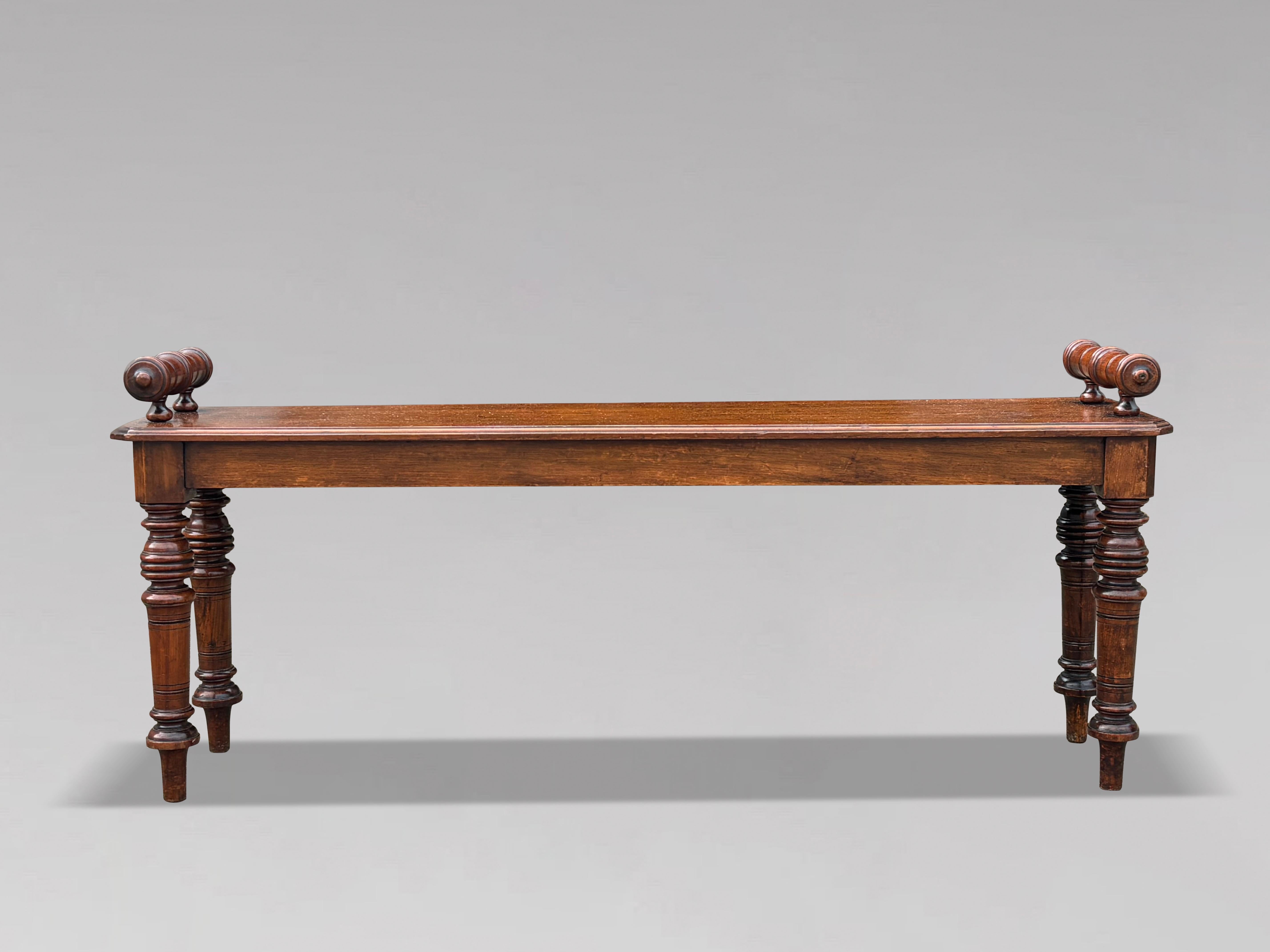 Banco de salón o asiento de ventana de caoba de mediados del siglo XIX Británico en venta