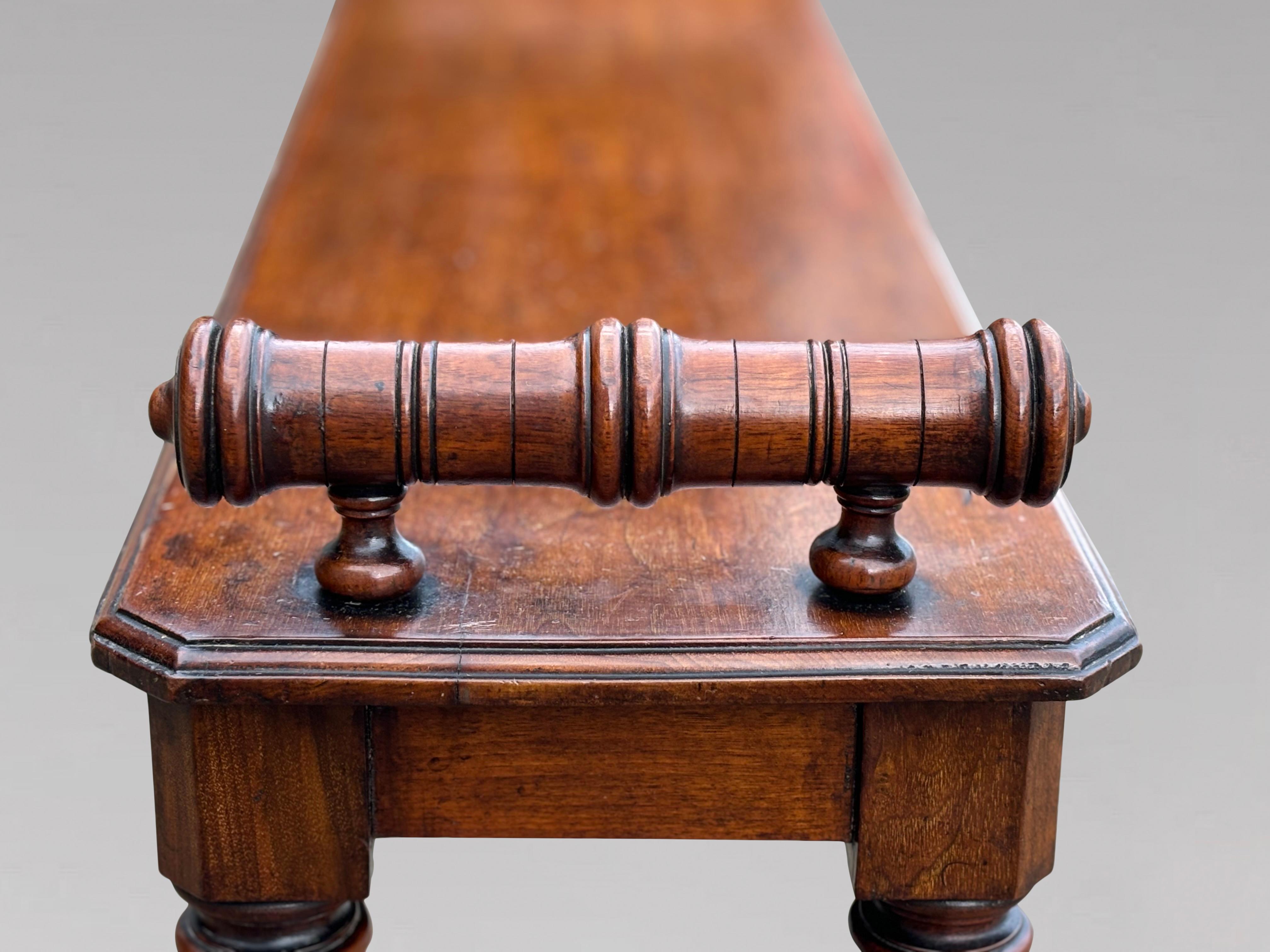 Banco de salón o asiento de ventana de caoba de mediados del siglo XIX en Bueno estado para la venta en Petworth,West Sussex, GB