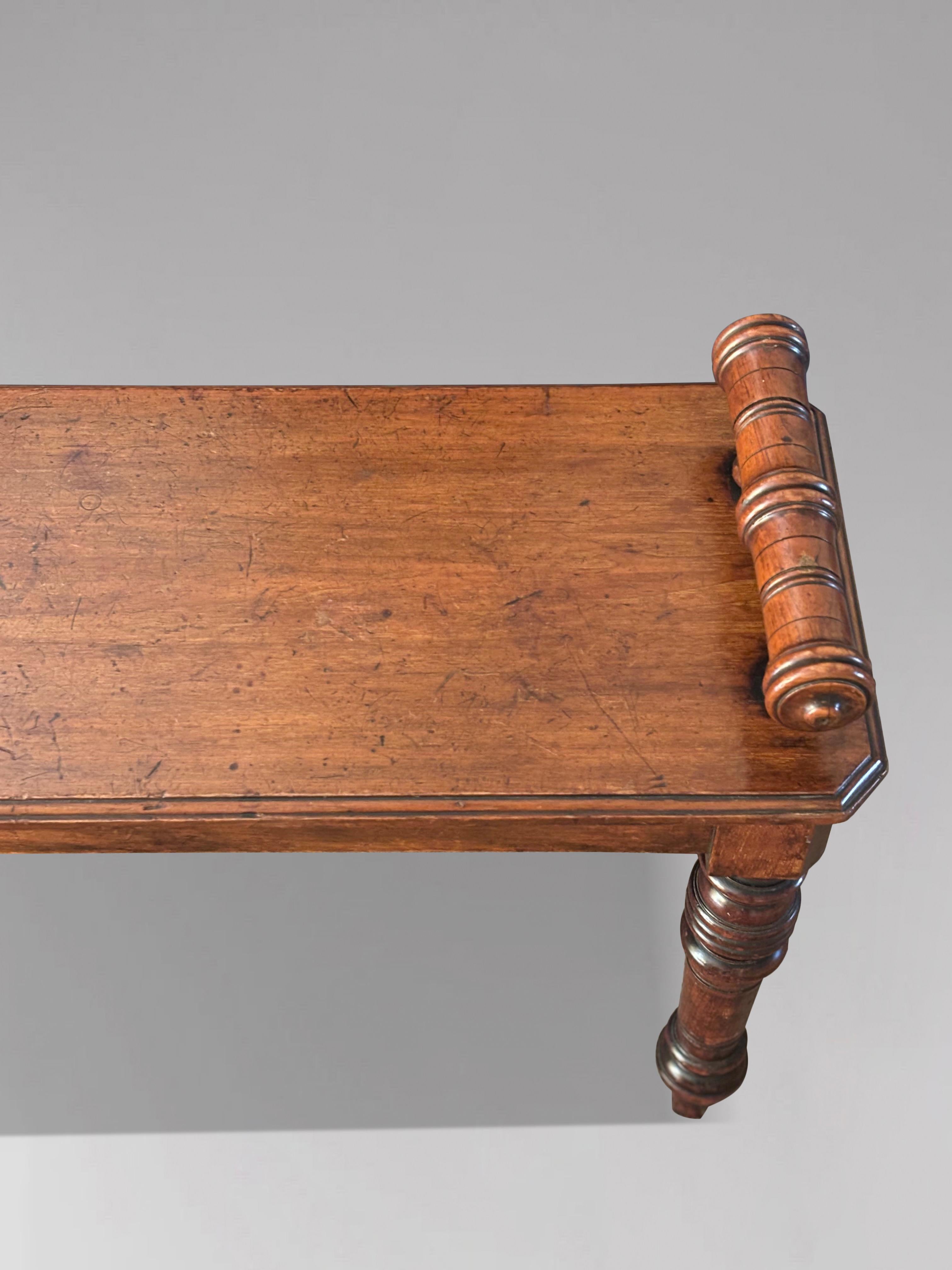 Banco de salón o asiento de ventana de caoba de mediados del siglo XIX en venta 1