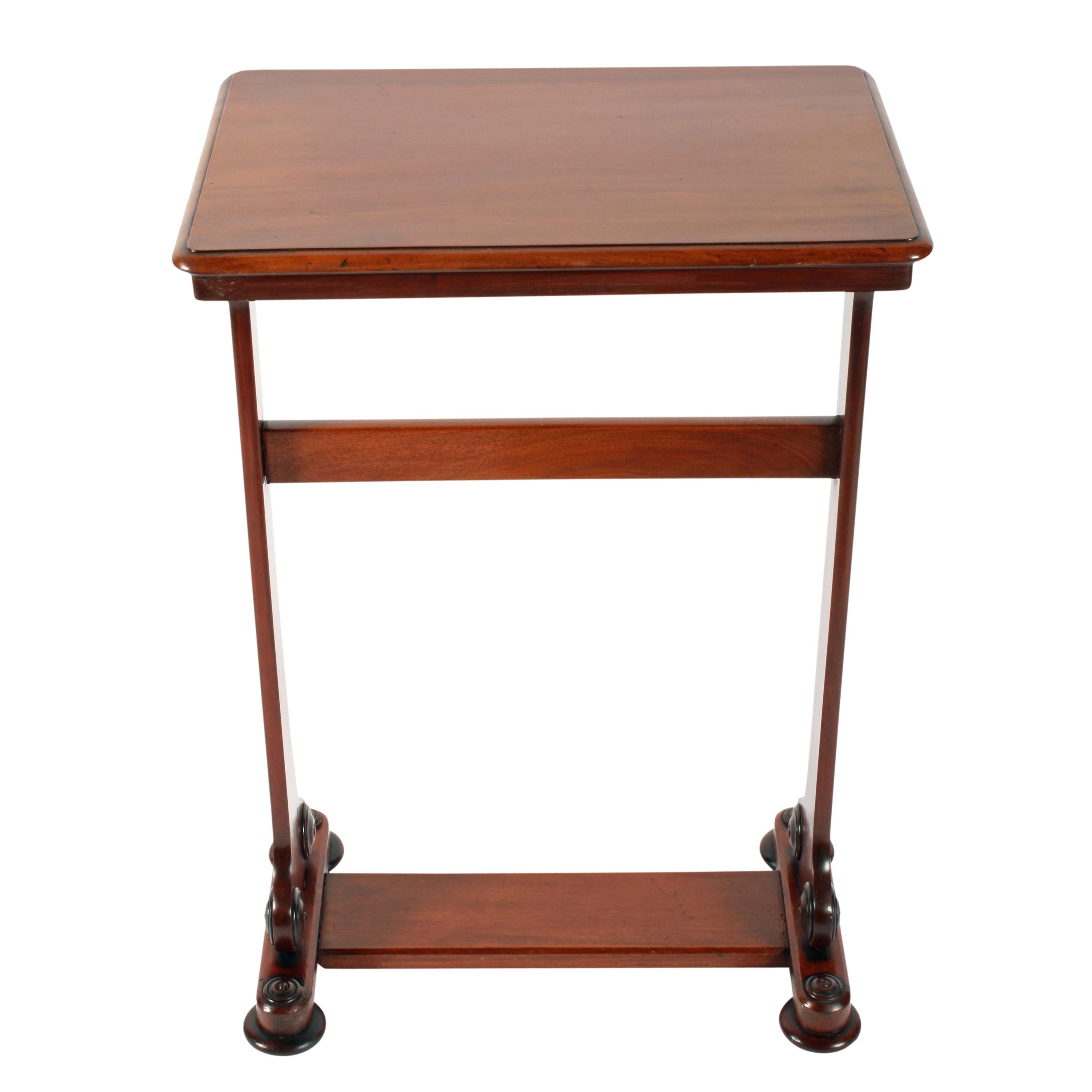 William IV Mid-19th Century Mahogany Lamp Table For Sale