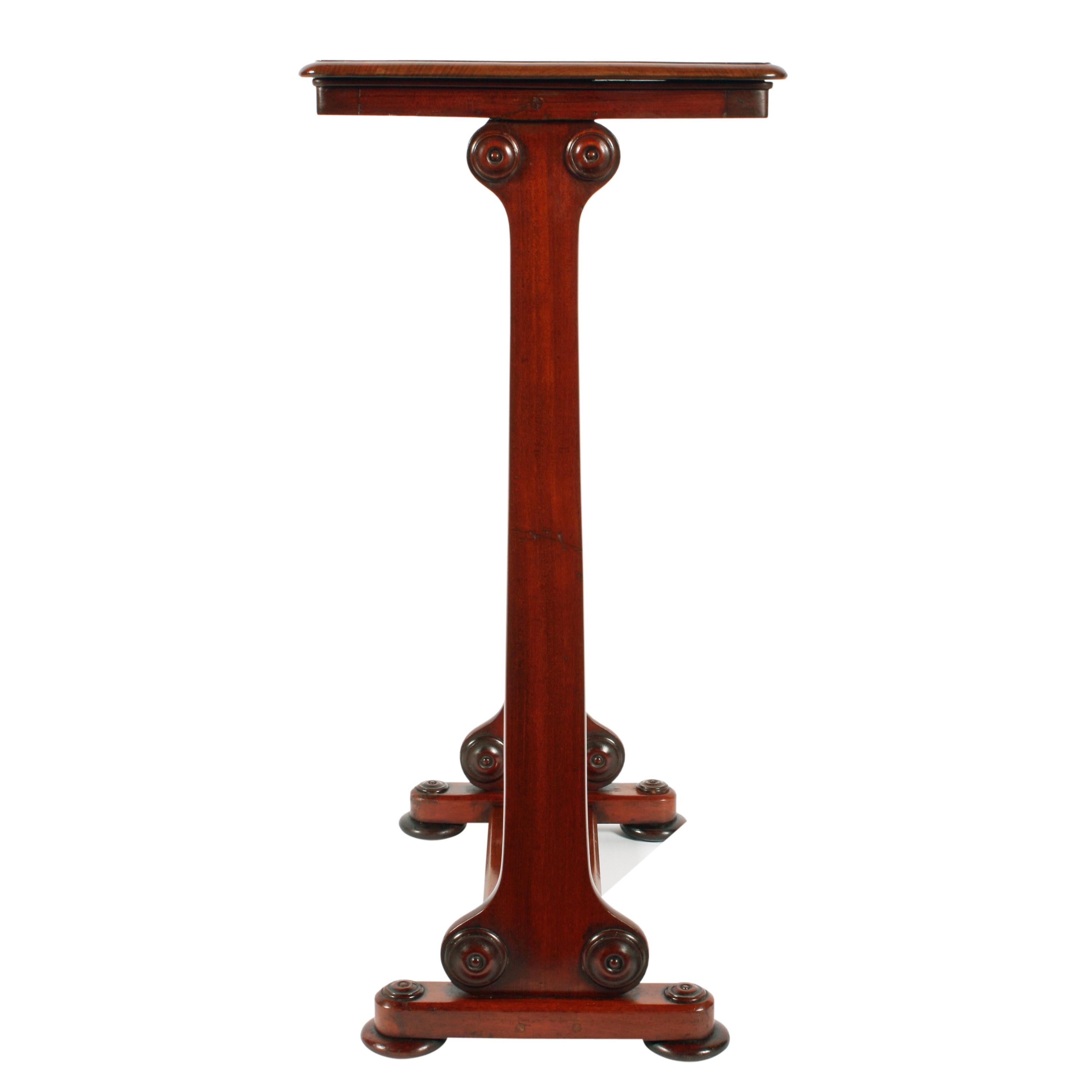 Mid-19th Century Mahogany Lamp Table For Sale 2