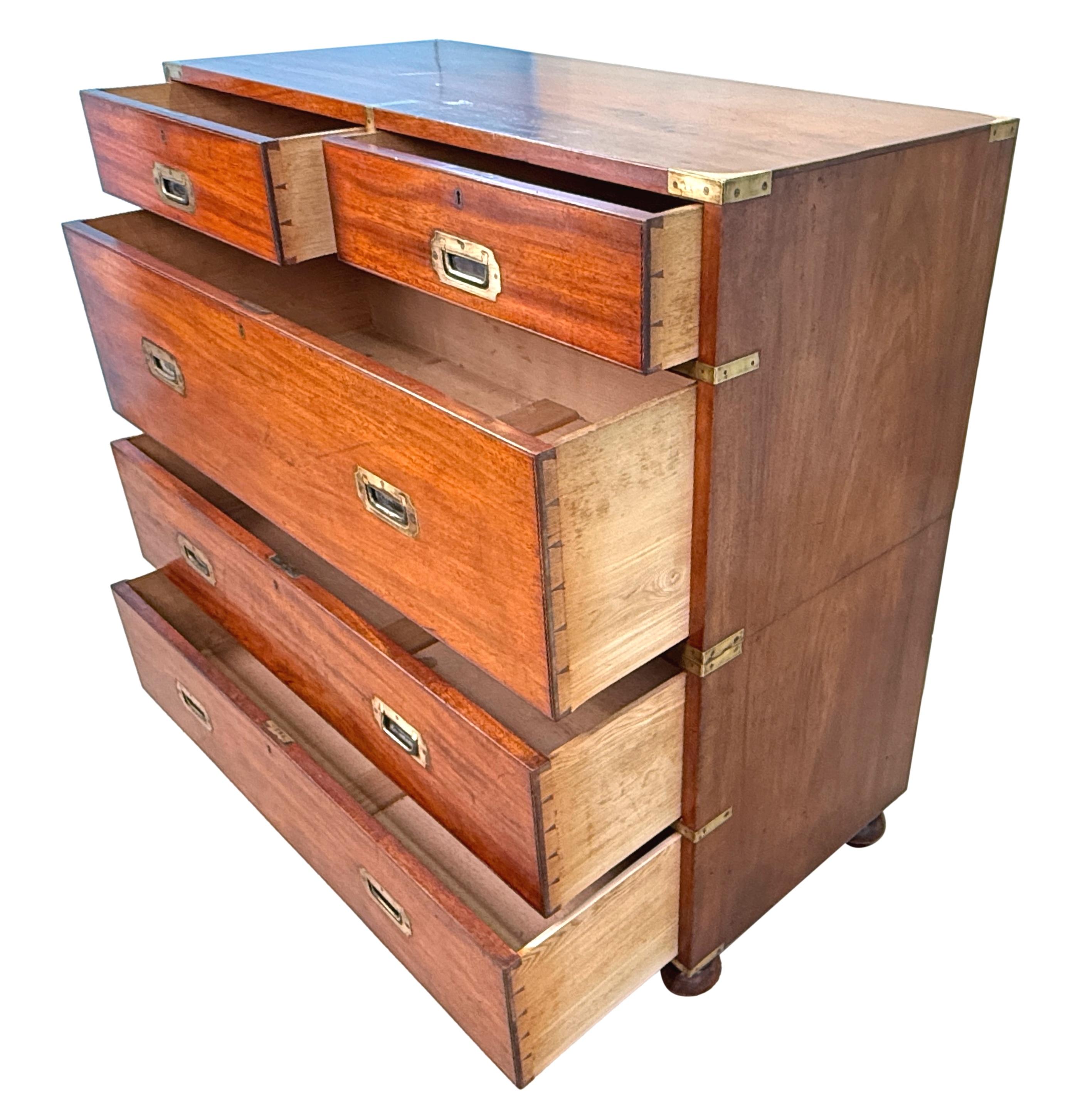 Mid 19th Century Mahogany Military Campaign Chest Of Drawers Bon état - En vente à Bedfordshire, GB