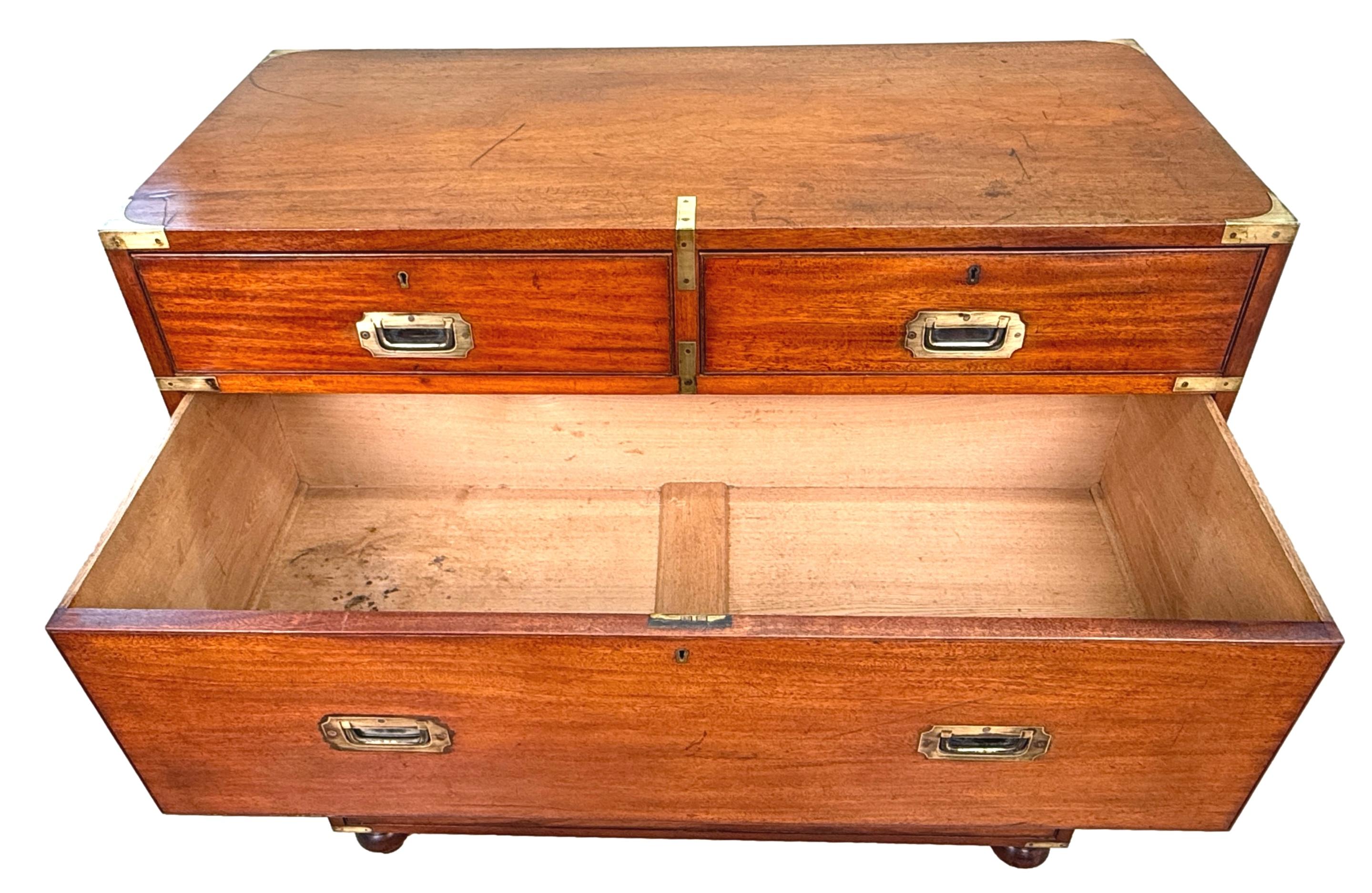 Acajou Mid 19th Century Mahogany Military Campaign Chest Of Drawers en vente