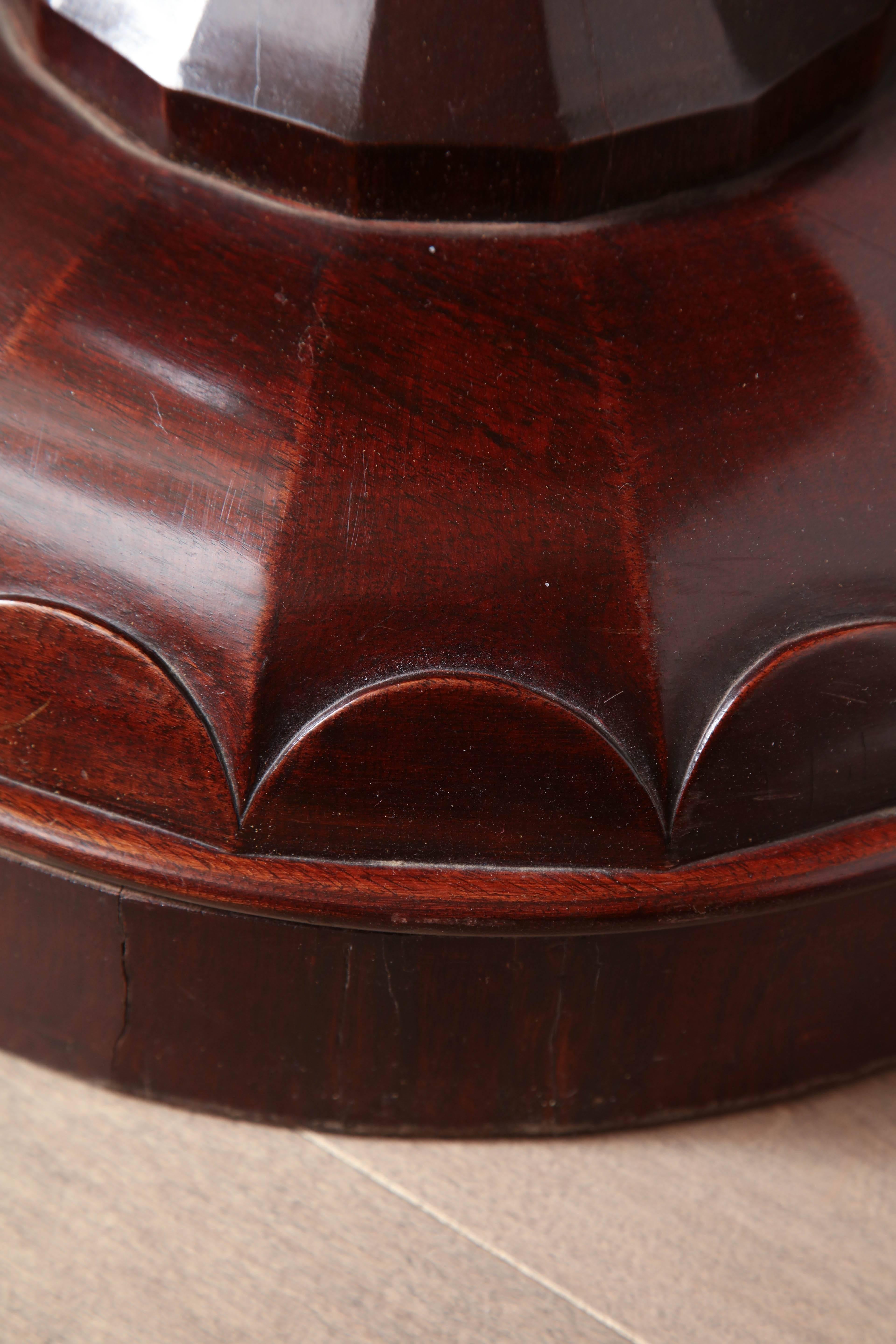Mid-19th Century Mahogany Pedestal Table in the Manner of Josef Danhauser For Sale 5