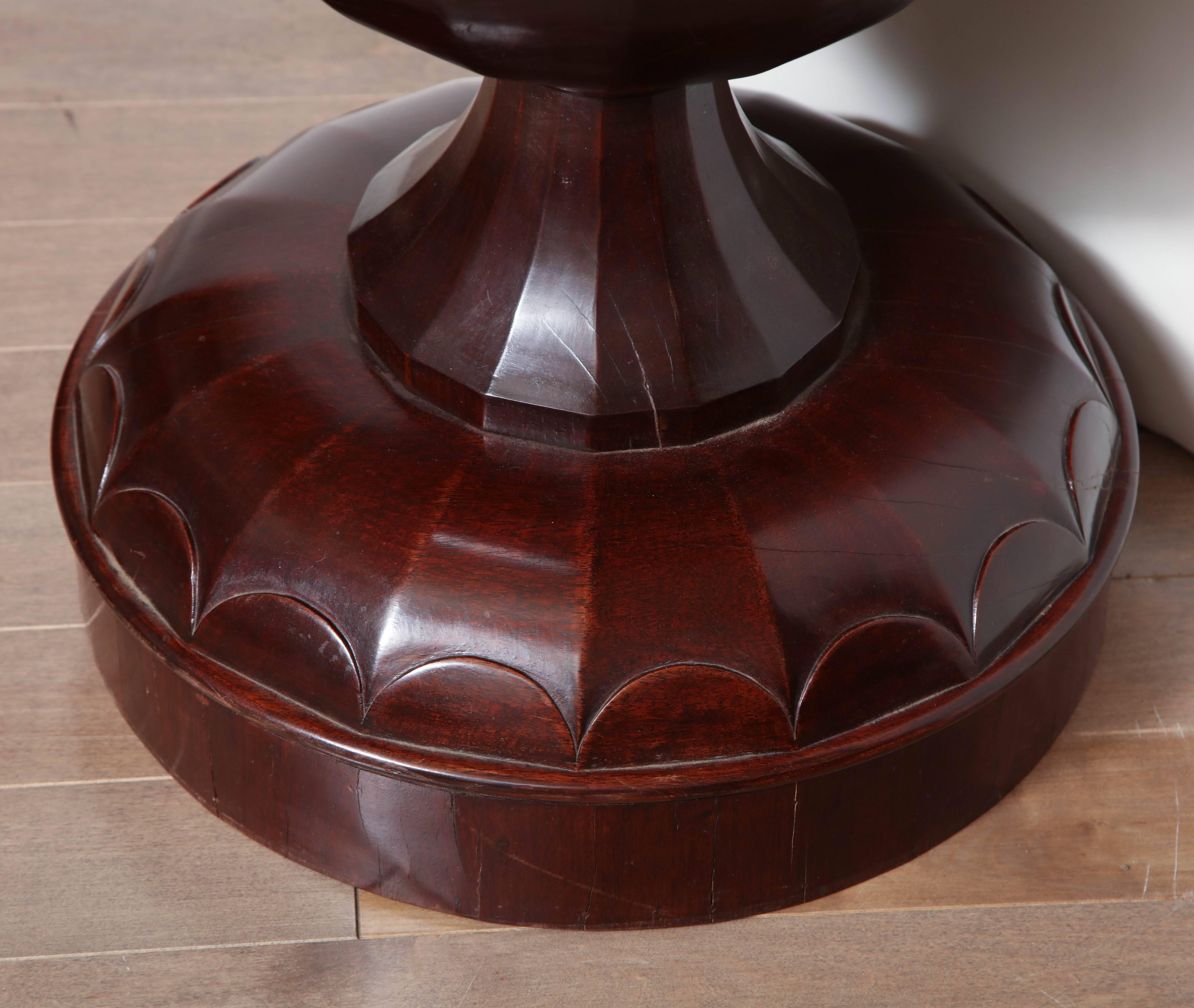 Mid-19th Century Mahogany Pedestal Table in the Manner of Josef Danhauser In Good Condition For Sale In New York, NY