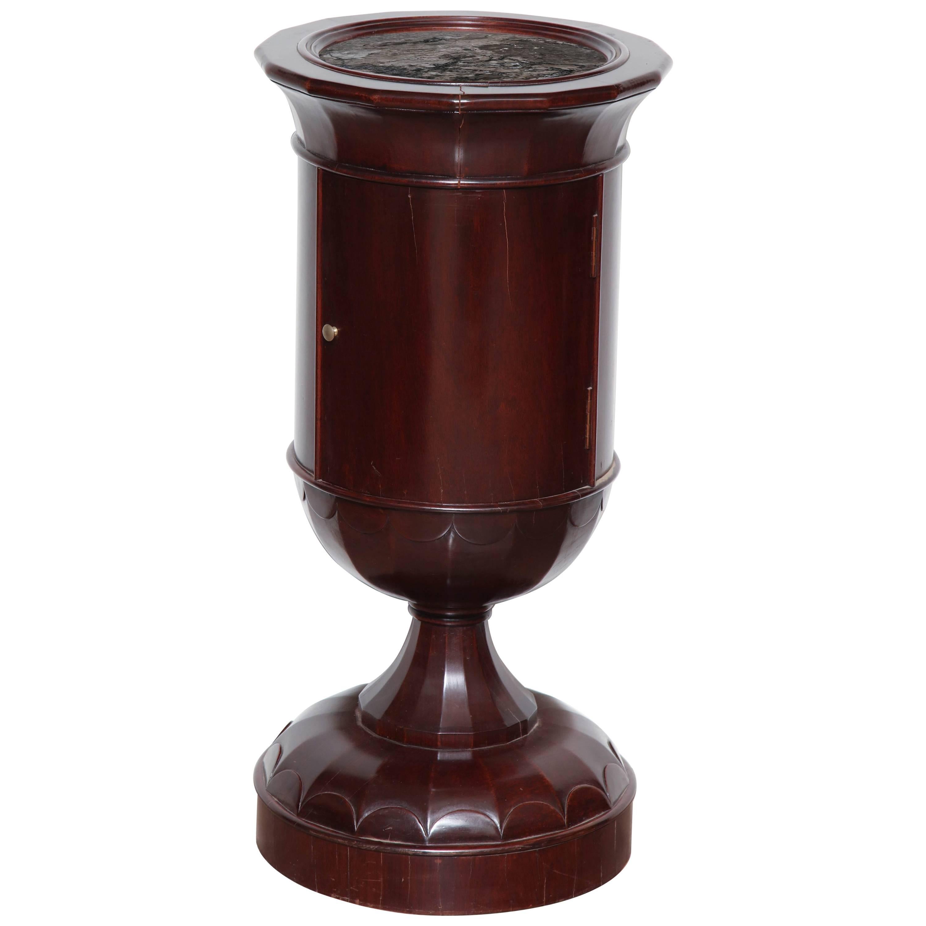 Mid-19th Century Mahogany Pedestal Table in the Manner of Josef Danhauser For Sale