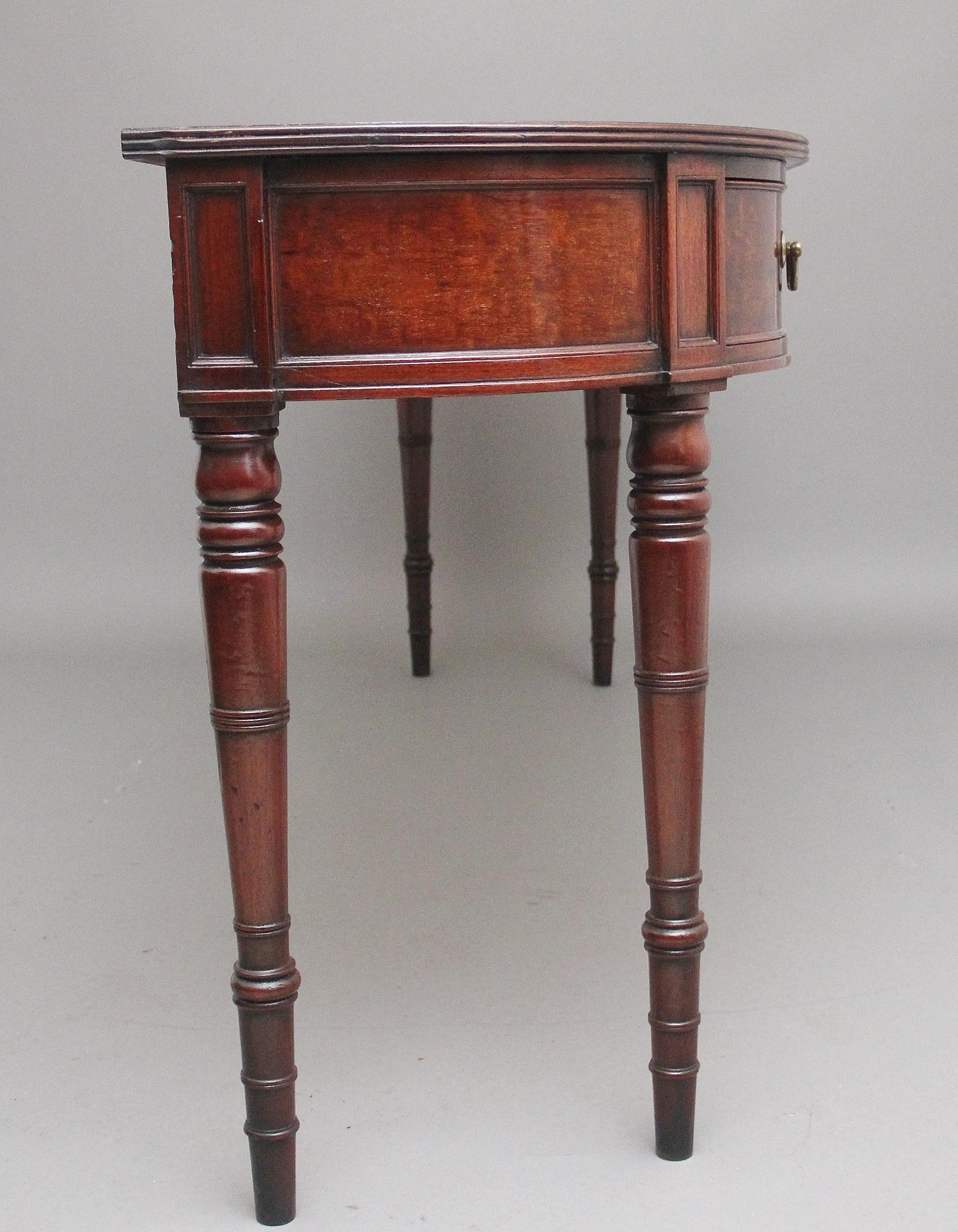 Mid-19th Century Mahogany Serving Table 1