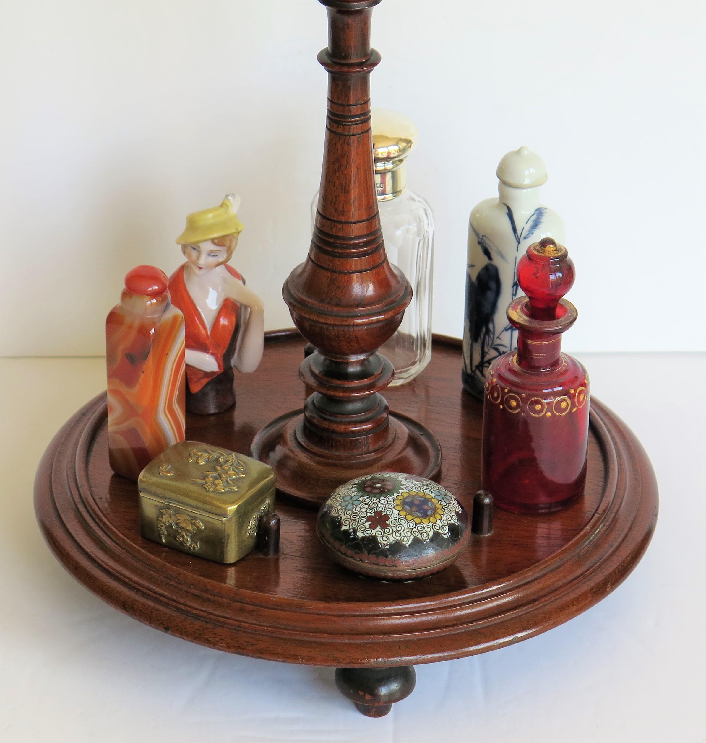 Mid-19th Century walnut Treen Bobbin Stand Finely Hand Turned, circa 1850 For Sale 12