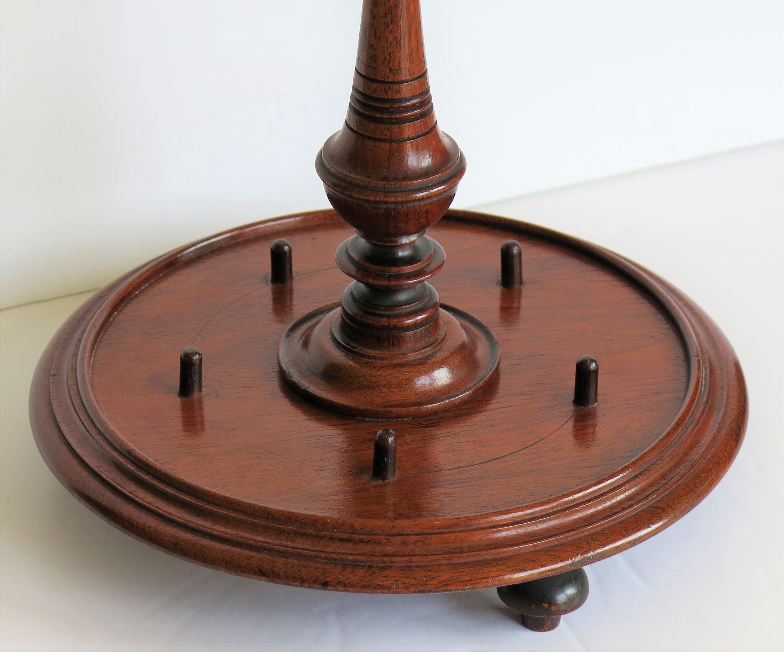 Victorian Mid-19th Century walnut Treen Bobbin Stand Finely Hand Turned, circa 1850 For Sale
