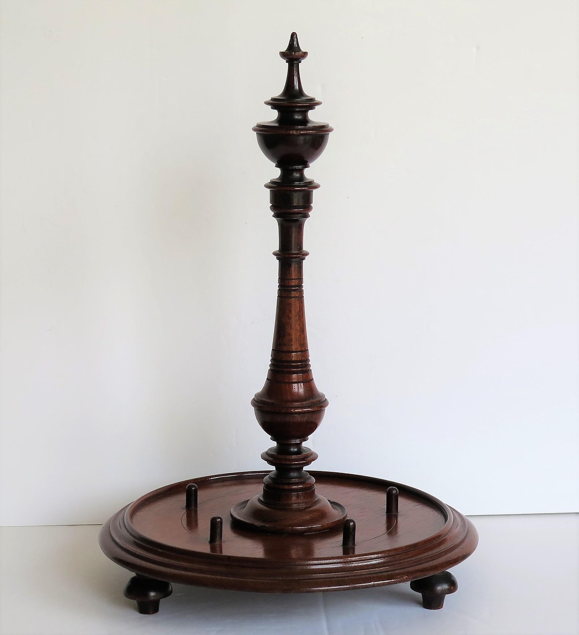 English Mid-19th Century walnut Treen Bobbin Stand Finely Hand Turned, circa 1850 For Sale