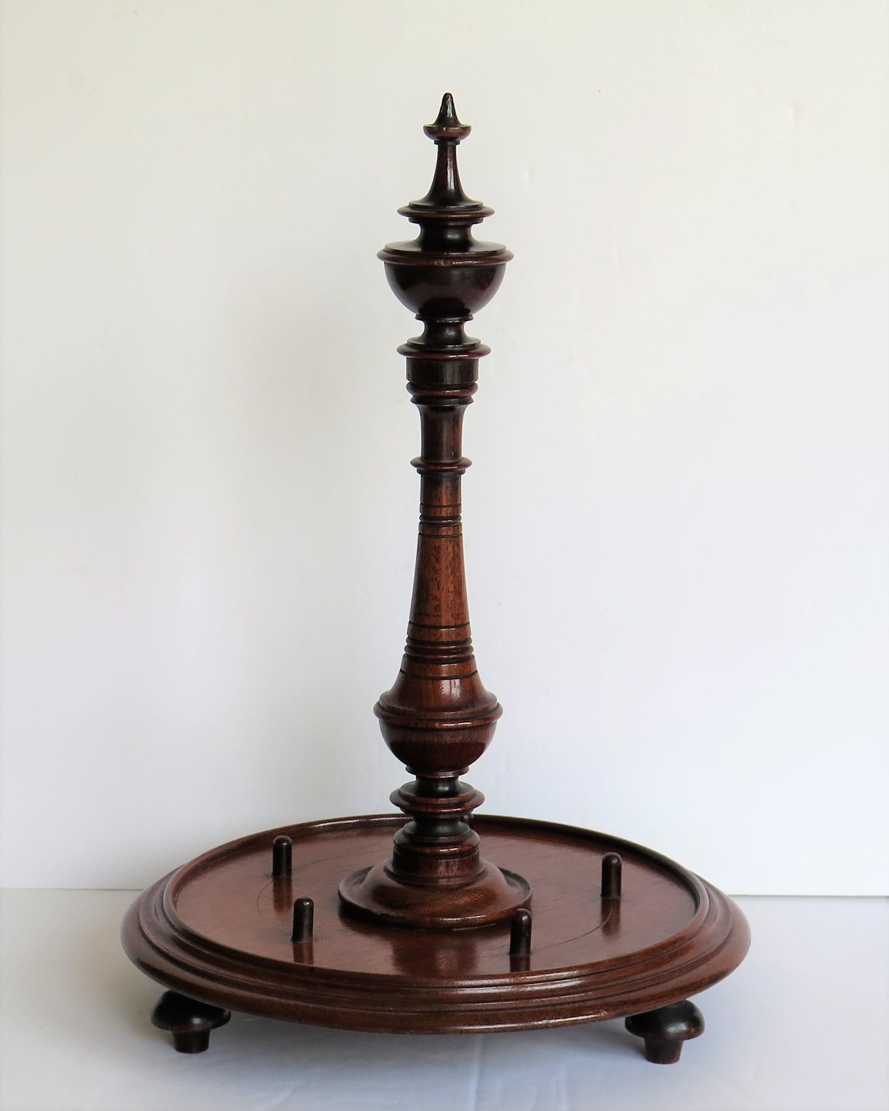 Mid-19th Century walnut Treen Bobbin Stand Finely Hand Turned, circa 1850 For Sale 1